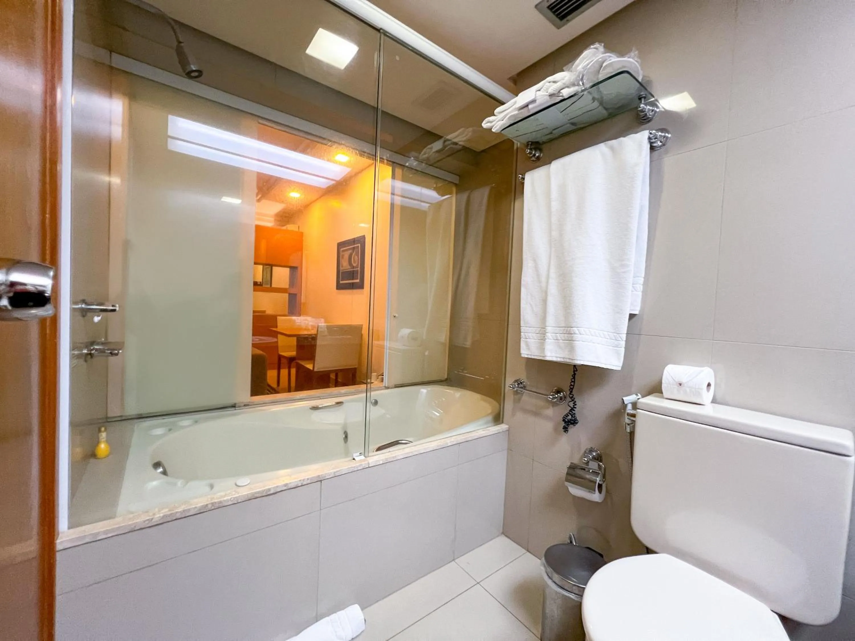 Hot Tub in Castro's Park Hotel