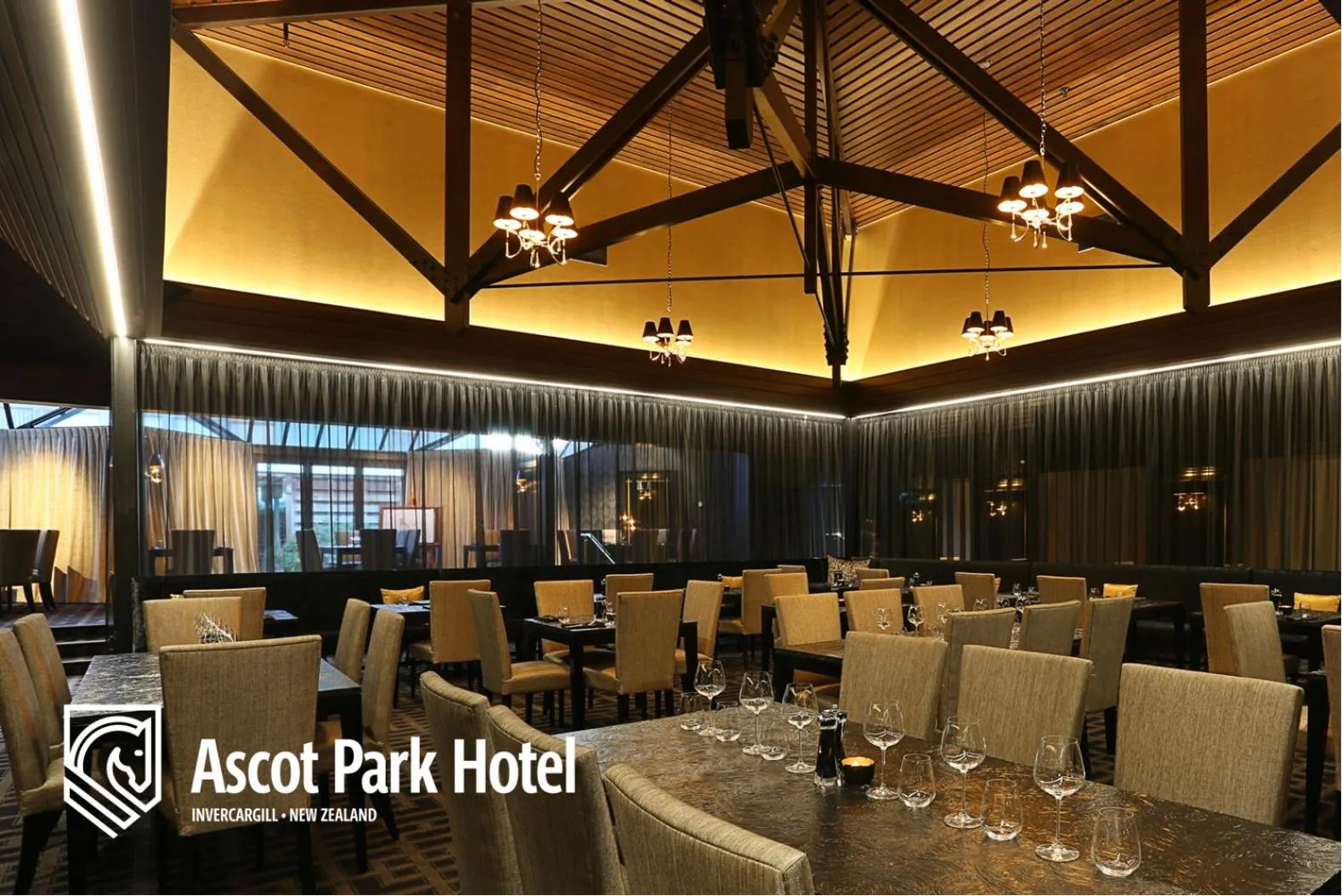 Restaurant/places to eat in Ascot Park Hotel