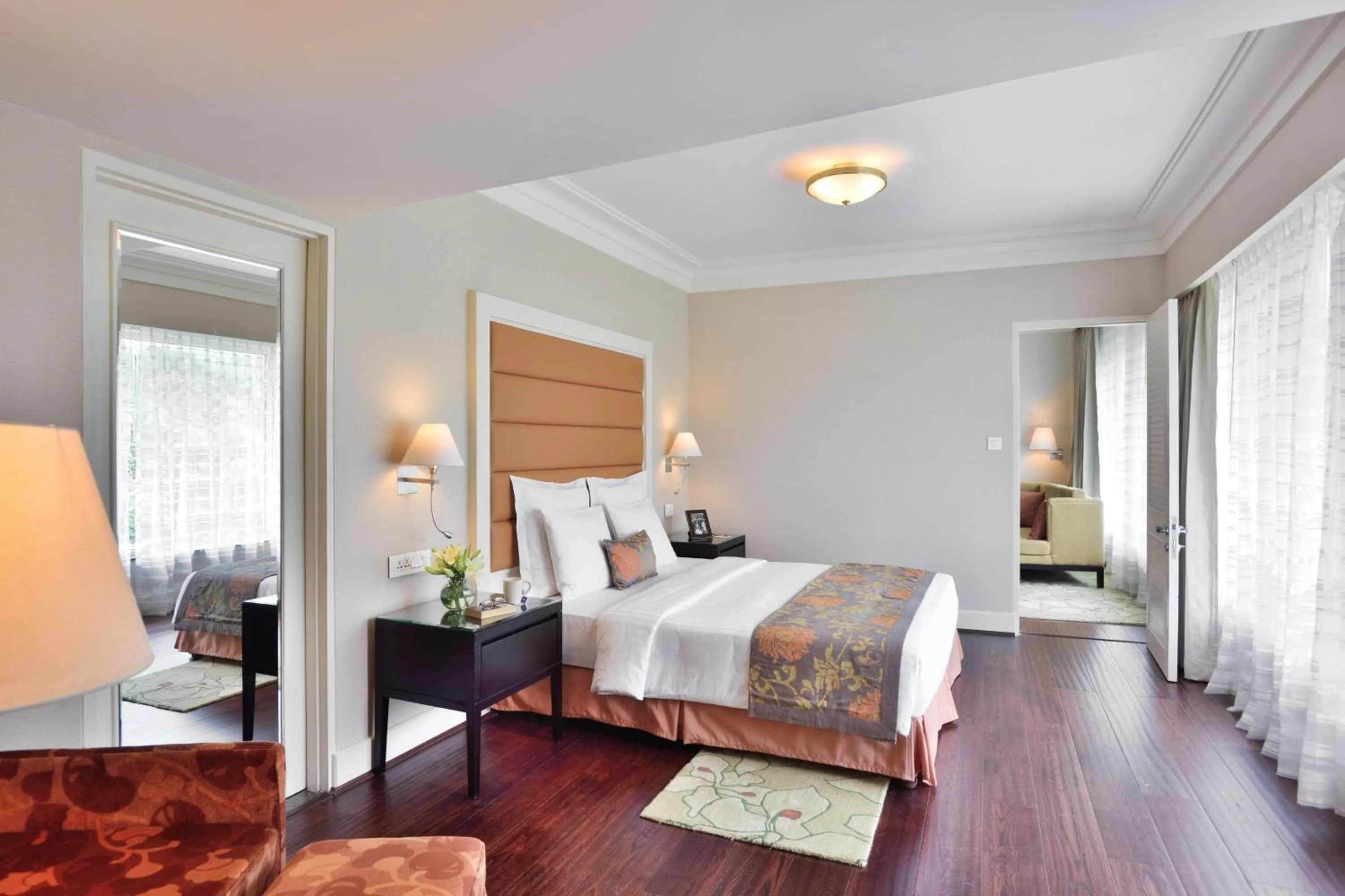 Bedroom, Bed in Marriott Executive Apartment - Lakeside Chalet, Mumbai