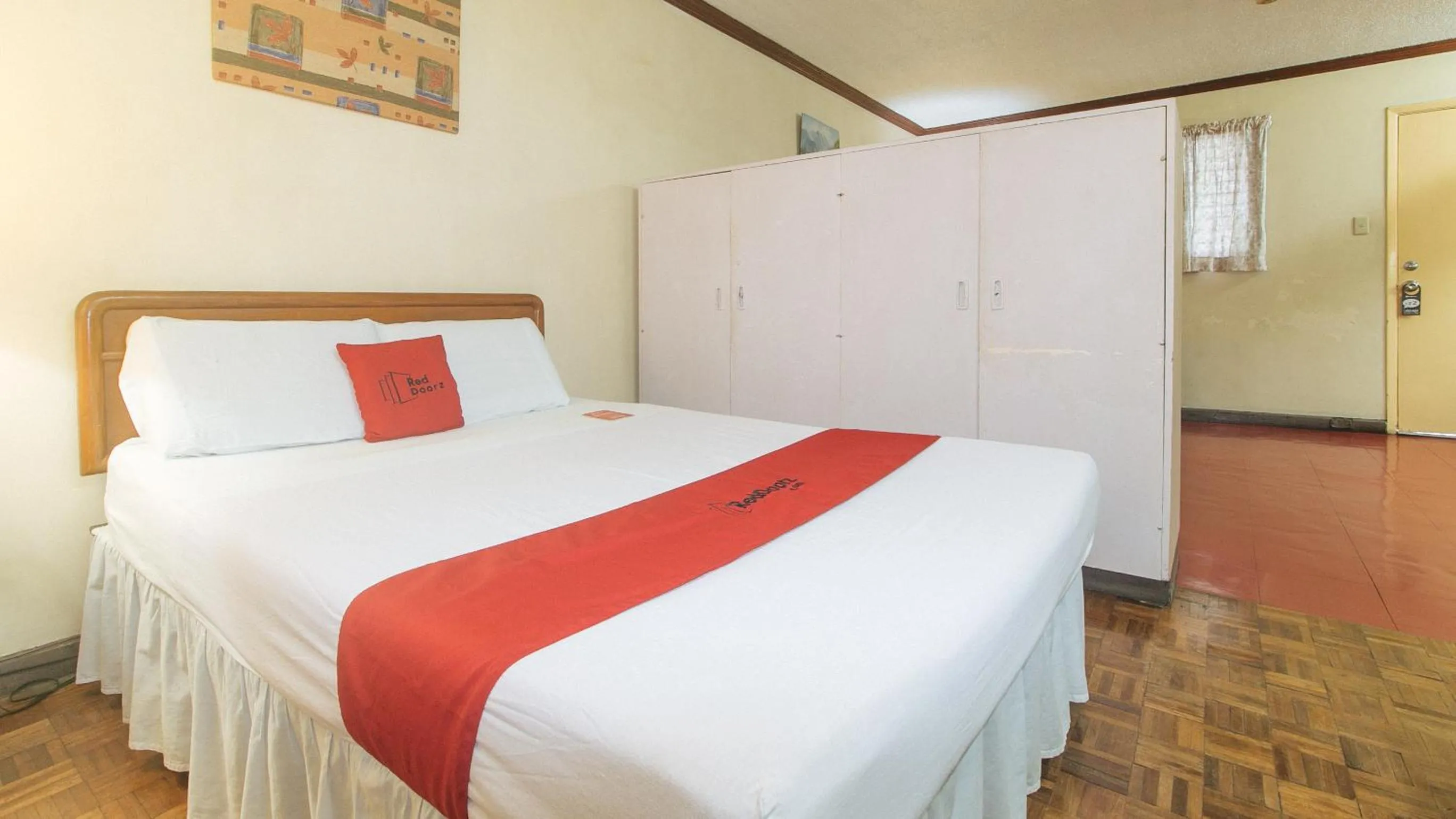 Bed in RedDoorz at Broadway Court Apartelle Quezon City