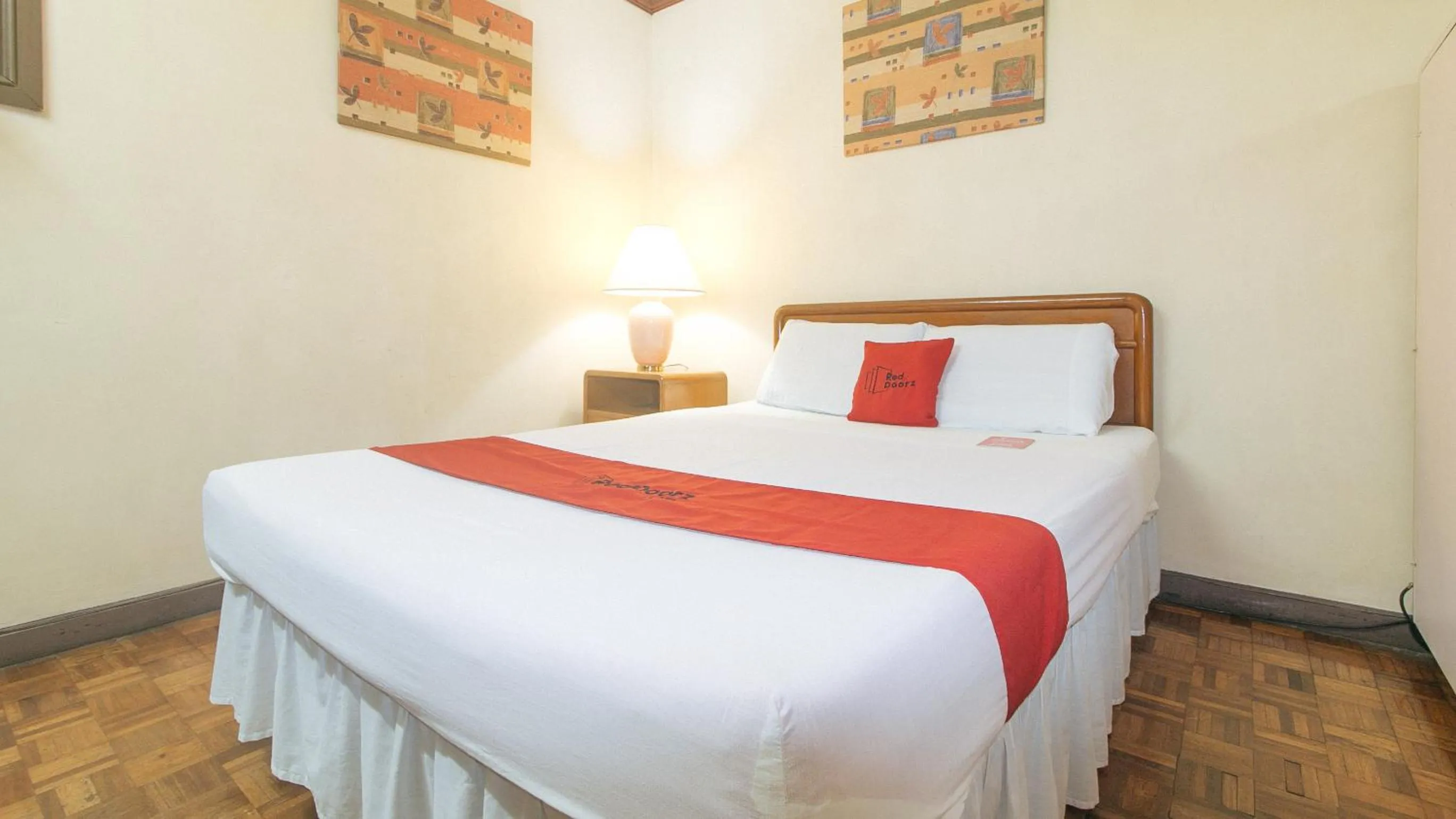 Bed in RedDoorz at Broadway Court Apartelle Quezon City