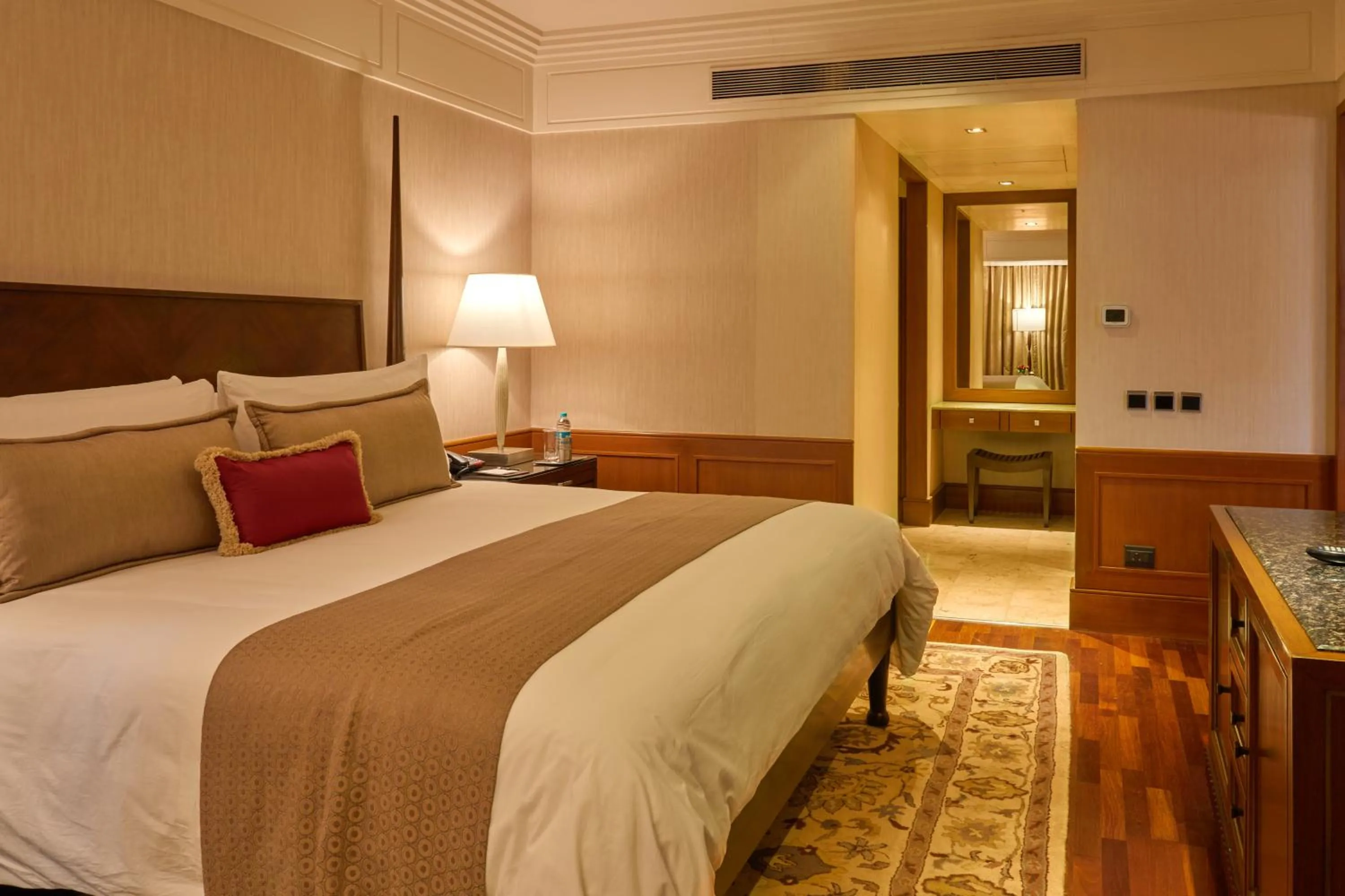 Bedroom, Bed in The Leela Mumbai