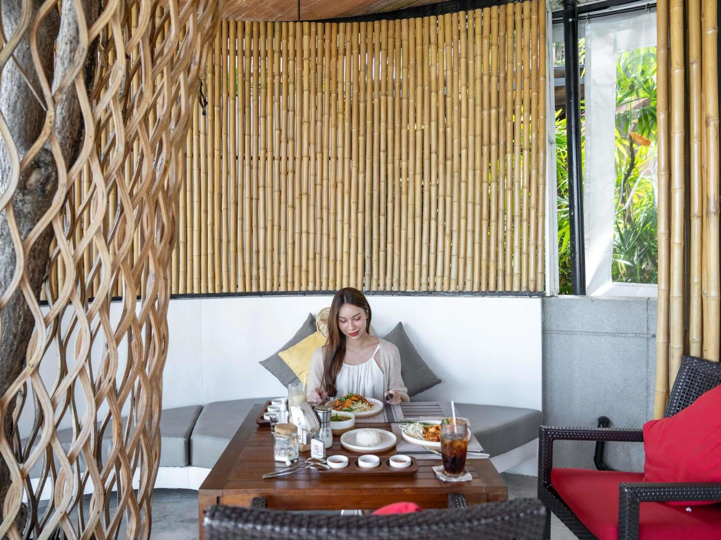 Lounge or bar in Pullman Phuket Panwa Beach Resort