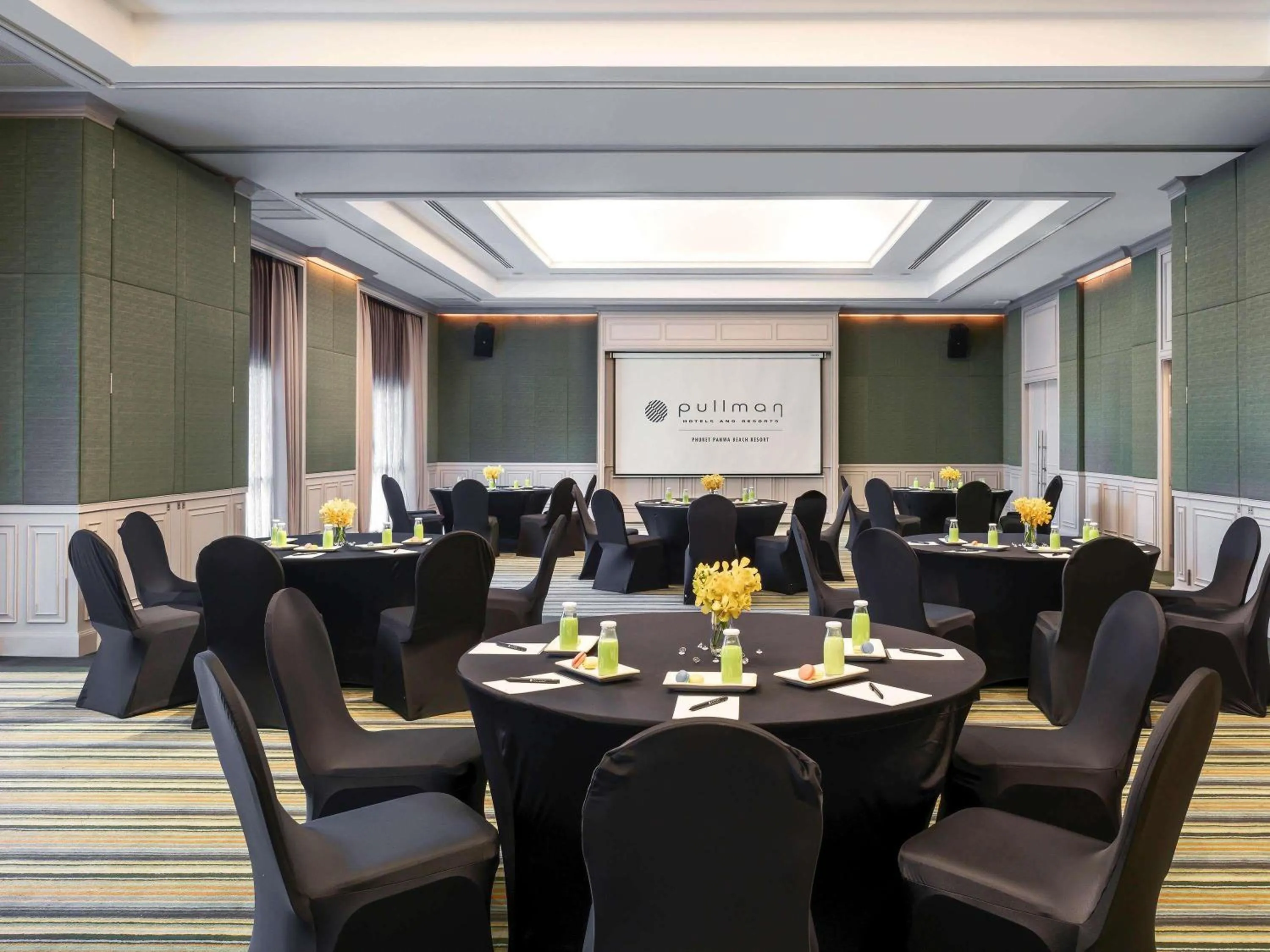 Meeting/conference room in Pullman Phuket Panwa Beach Resort