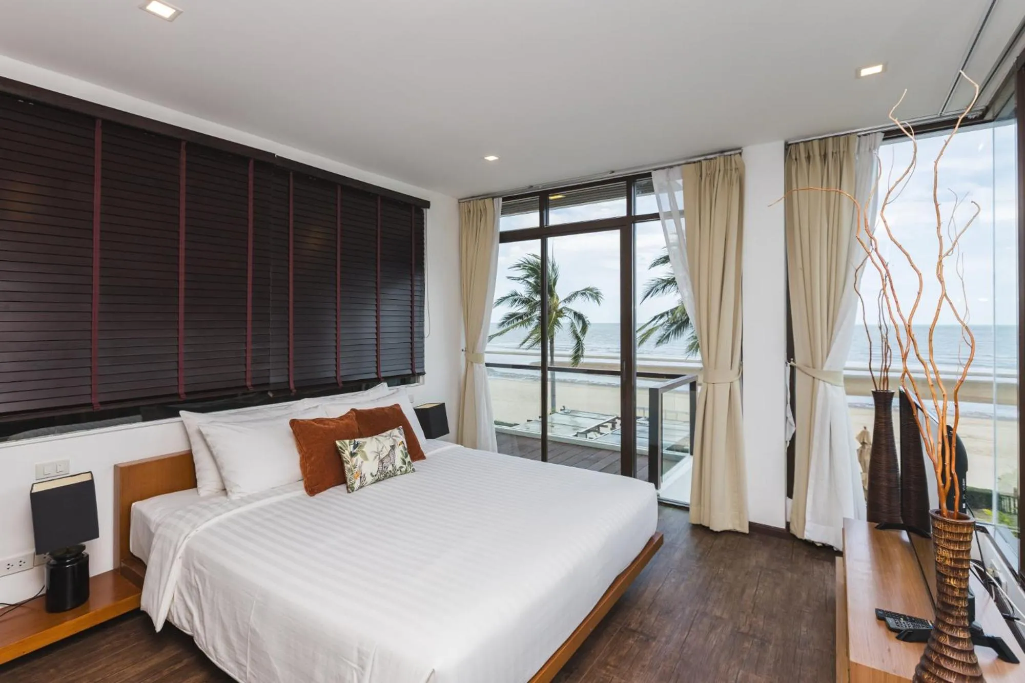 Bed in Tolani Le Bayburi Villas, Hua Hin - Pranburi