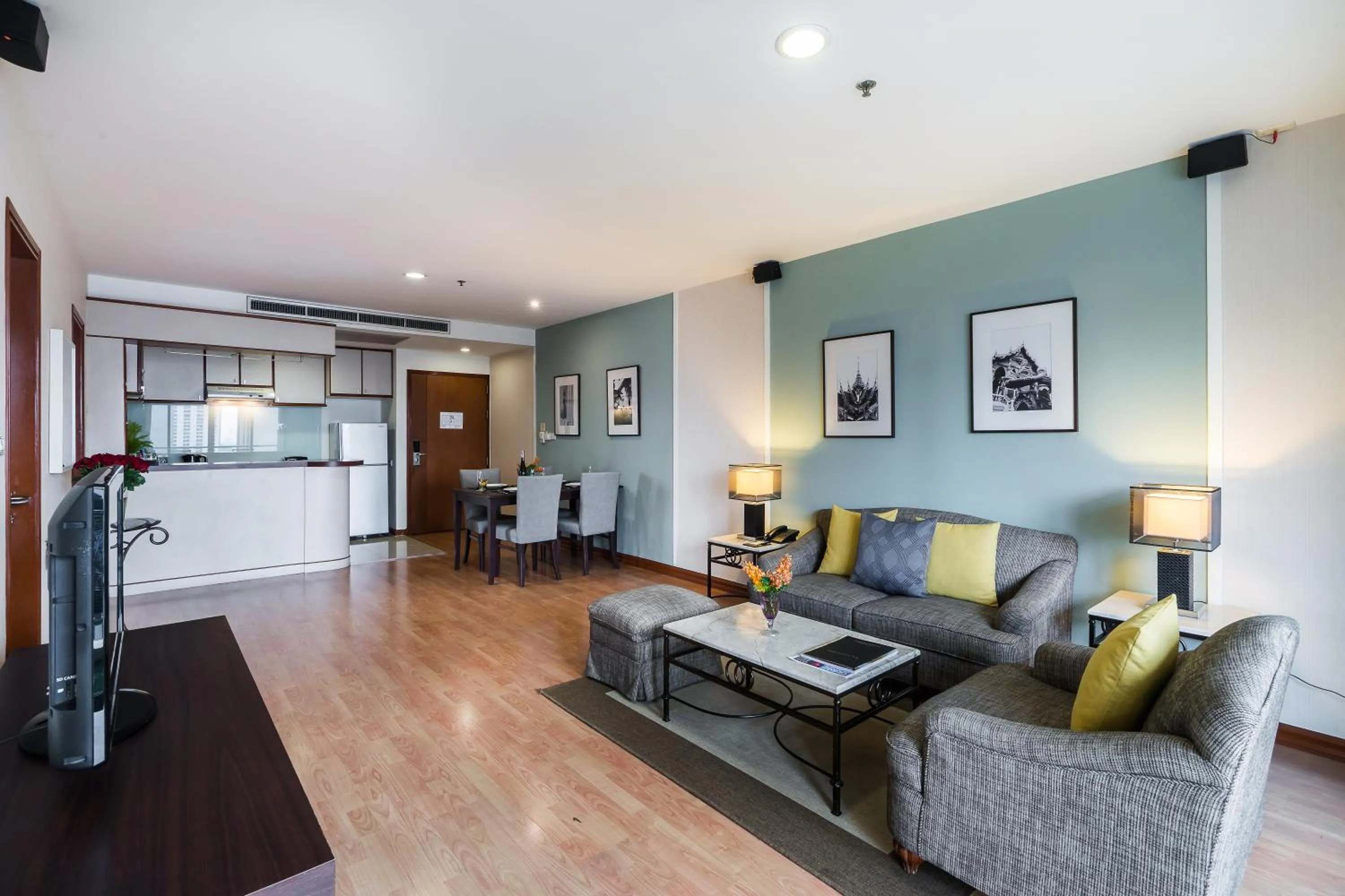 Living room in Evergreen Place Siam by UHG