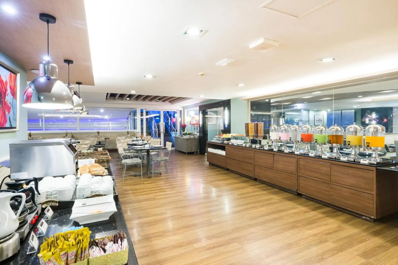 Drinks in Evergreen Place Siam by UHG