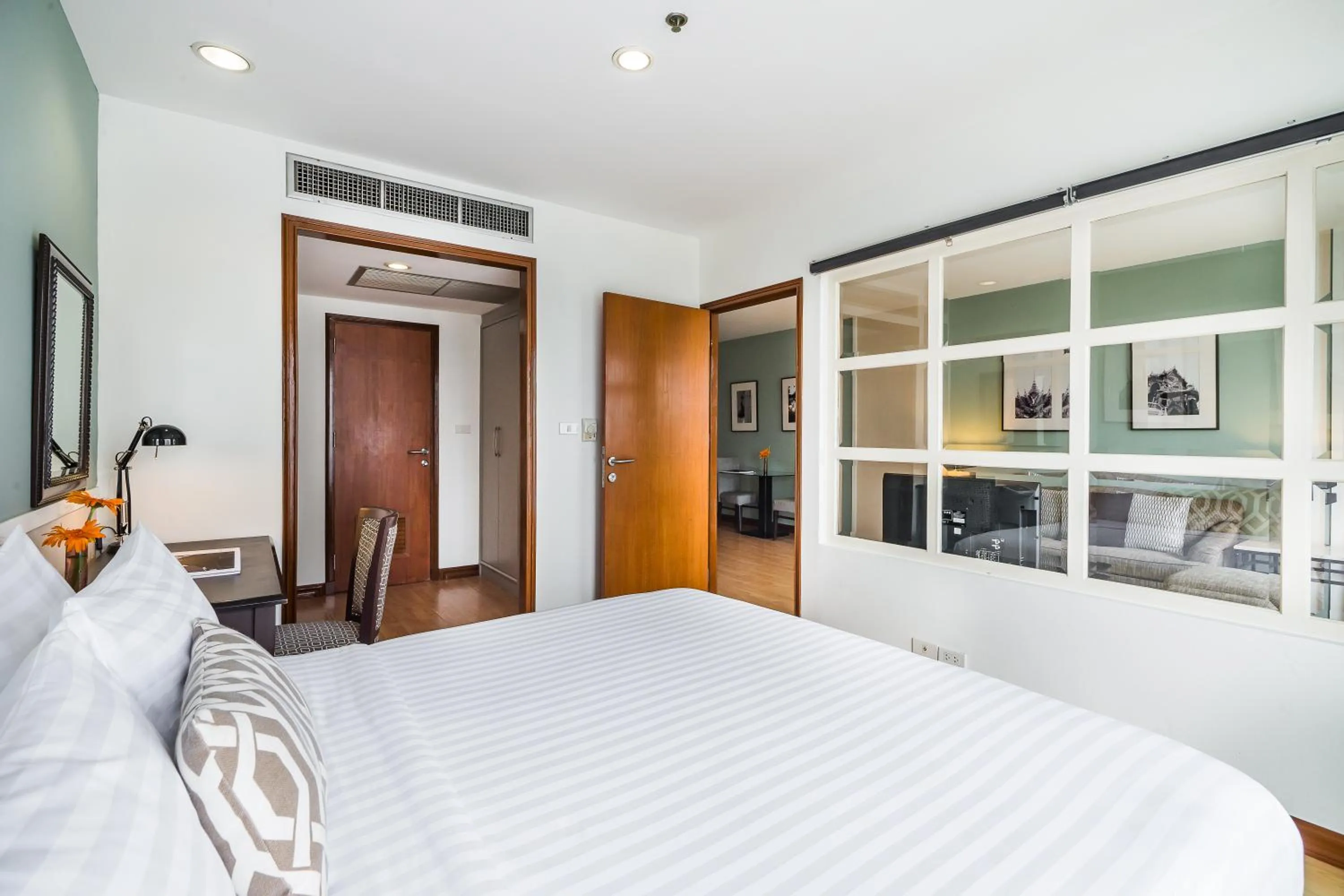 Bed in Evergreen Place Siam by UHG