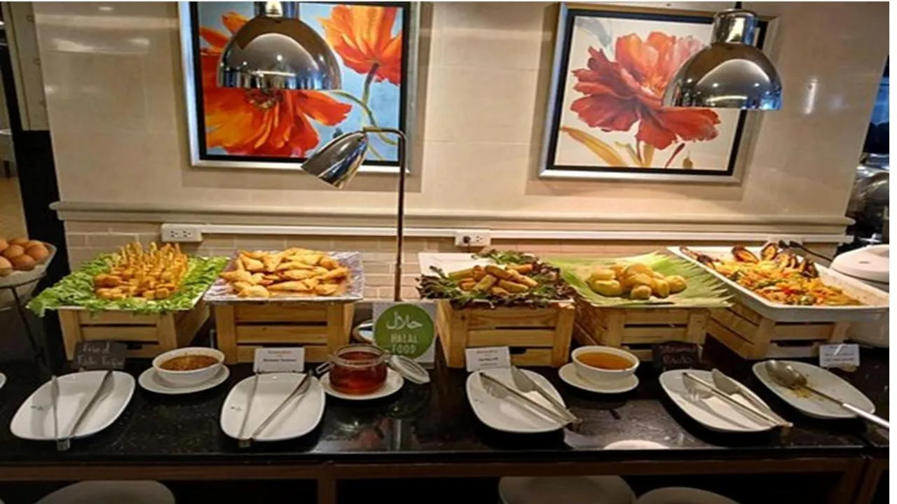 Restaurant/places to eat in Evergreen Place Siam by UHG