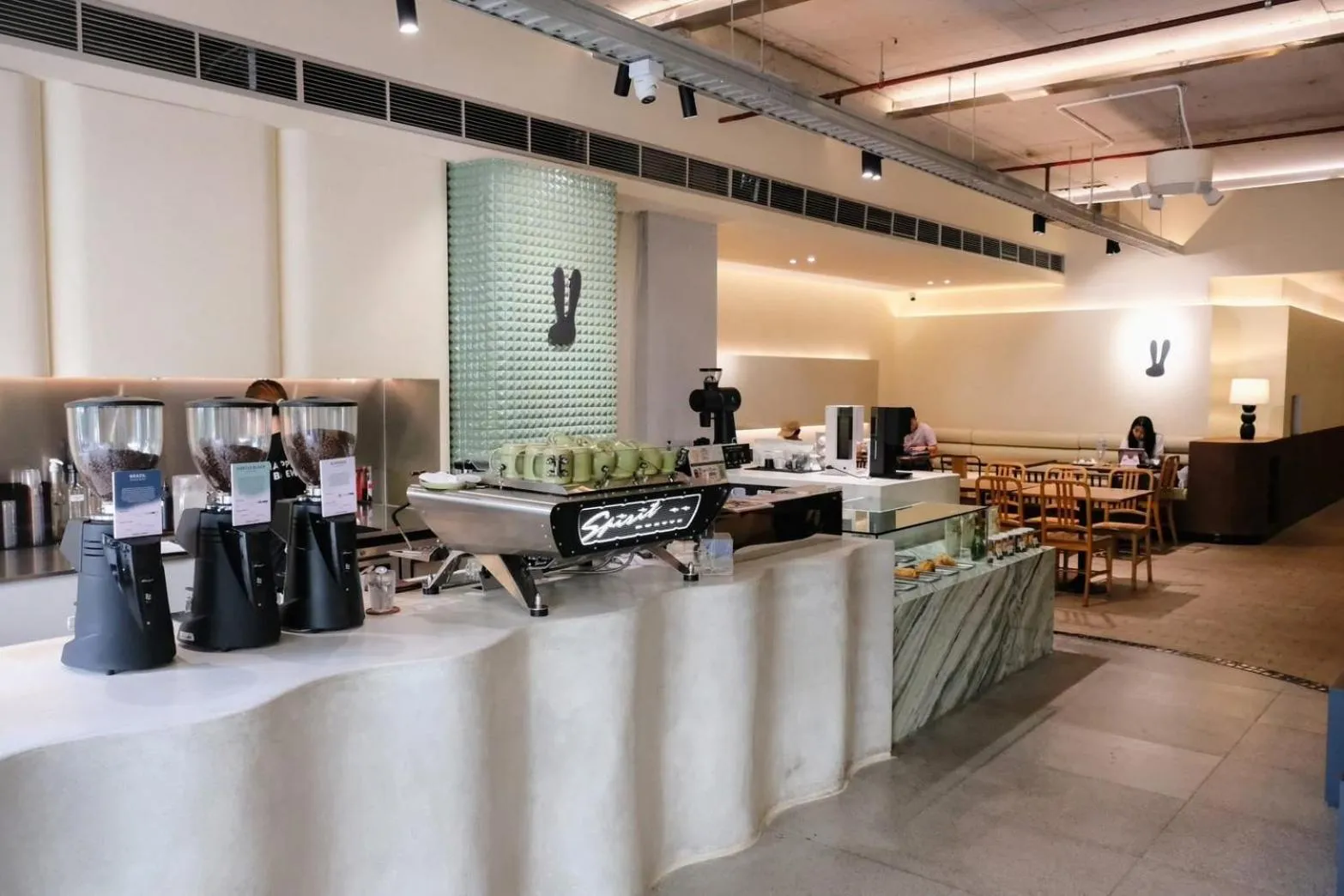 Coffee/tea facilities in Evergreen Place Siam by UHG