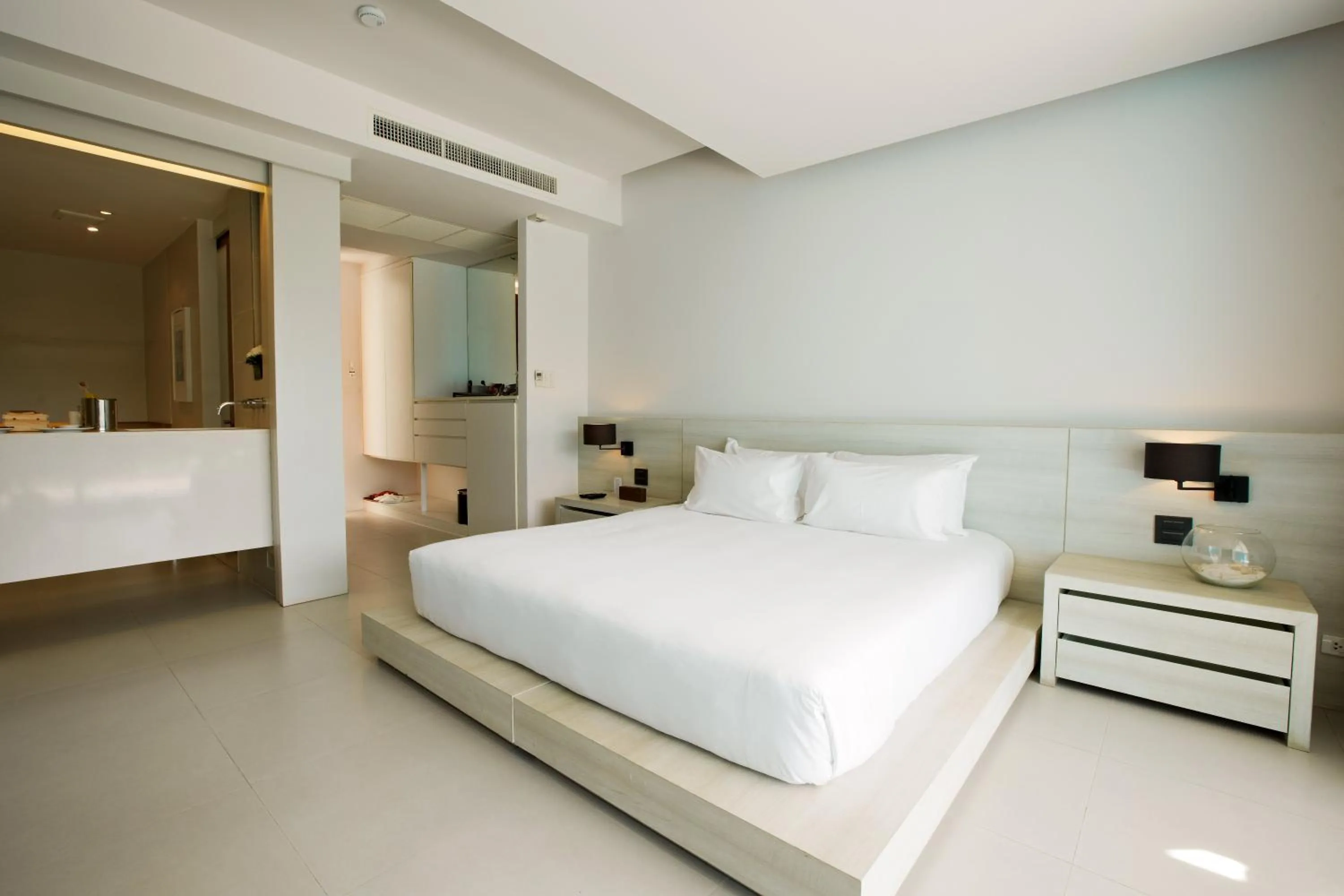 Photo of the whole room, Bed in Q Resort Rayong