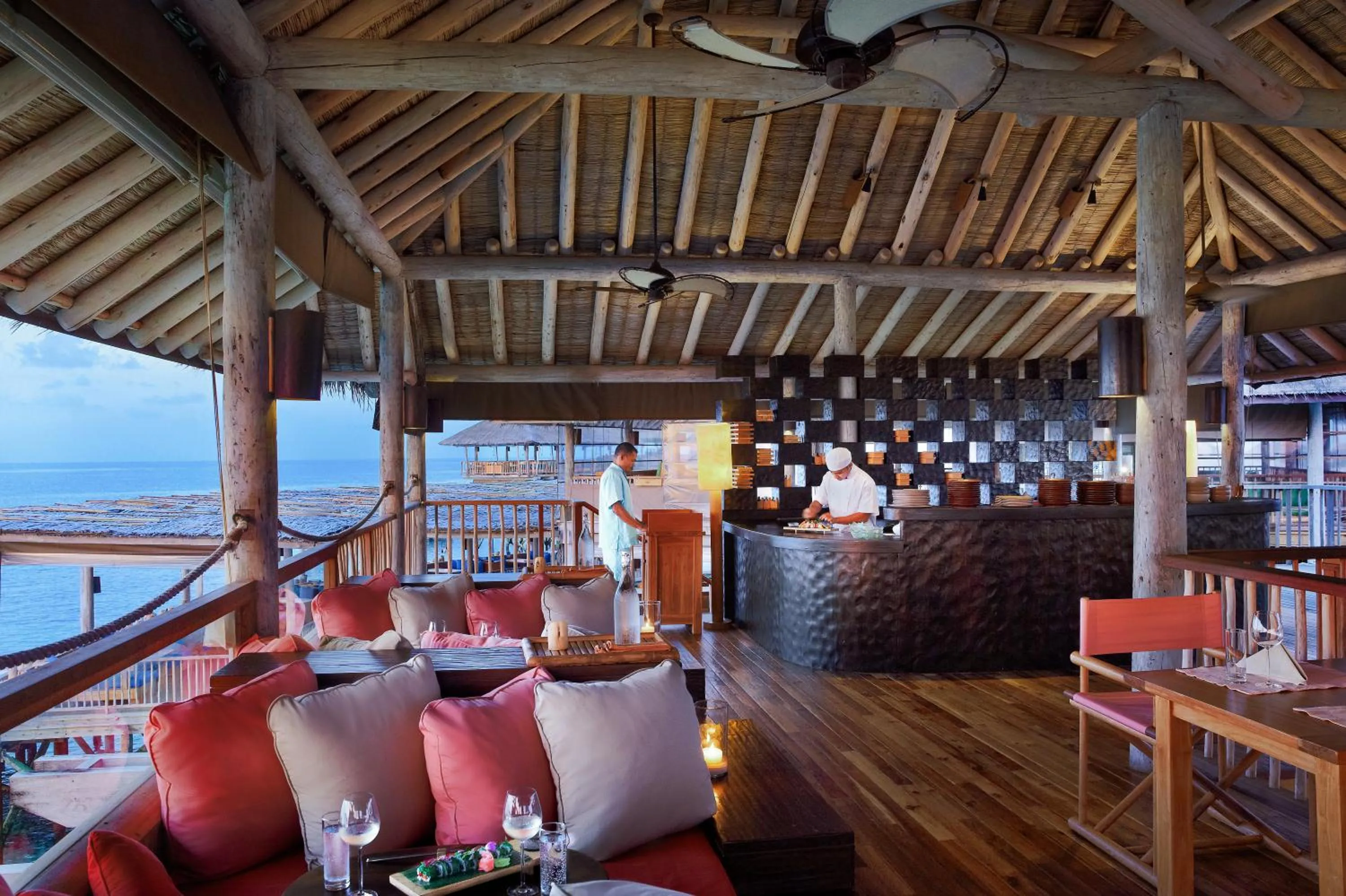Restaurant/places to eat in Six Senses Laamu