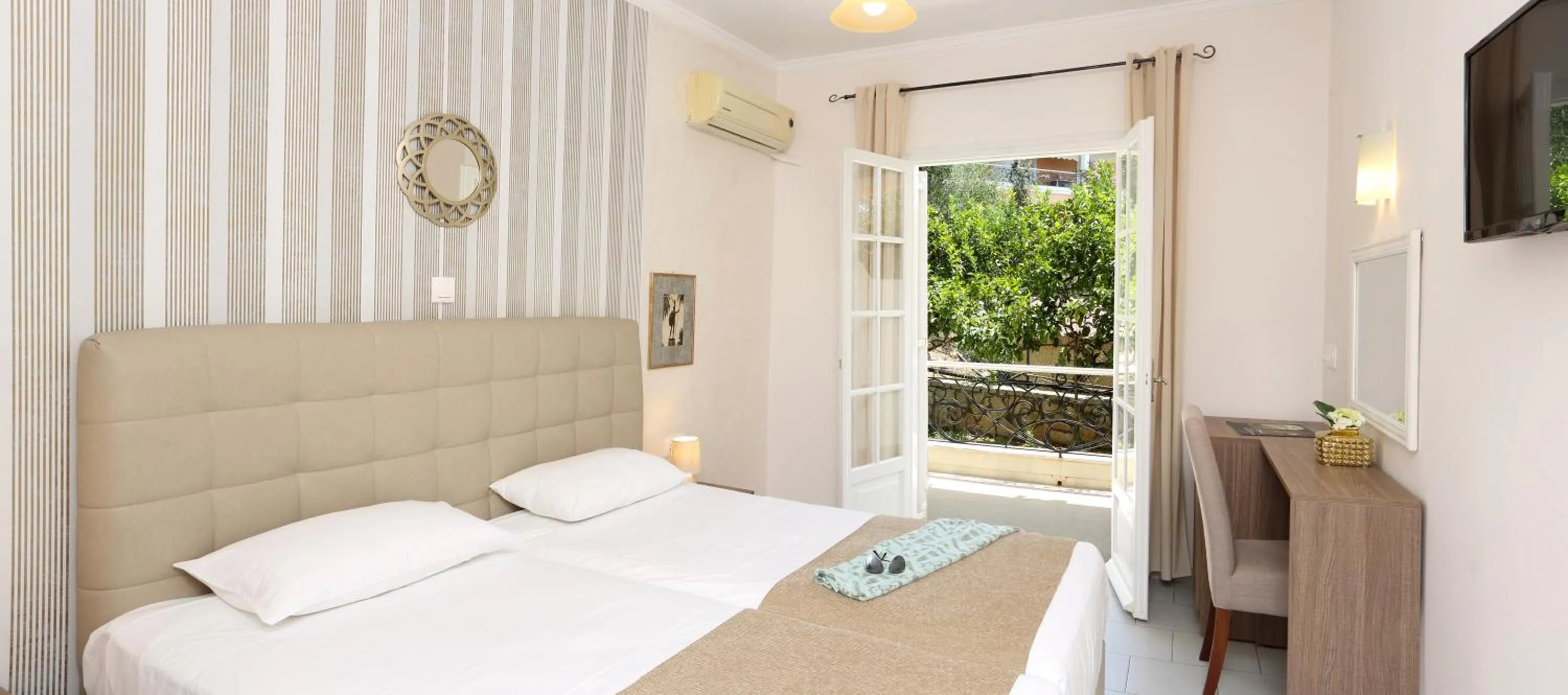 Bedroom, Bed in Nefeli Hotel