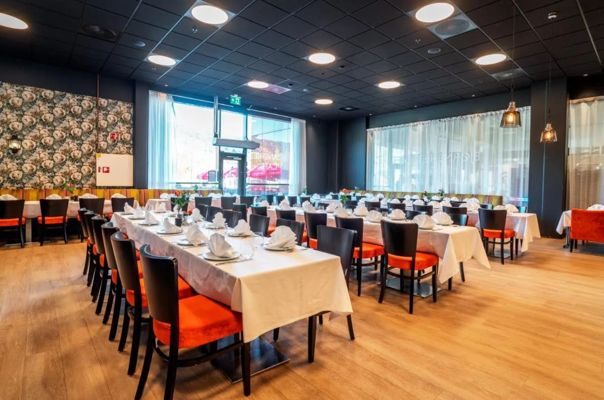 Restaurant/places to eat in Thon Hotel Bjørneparken