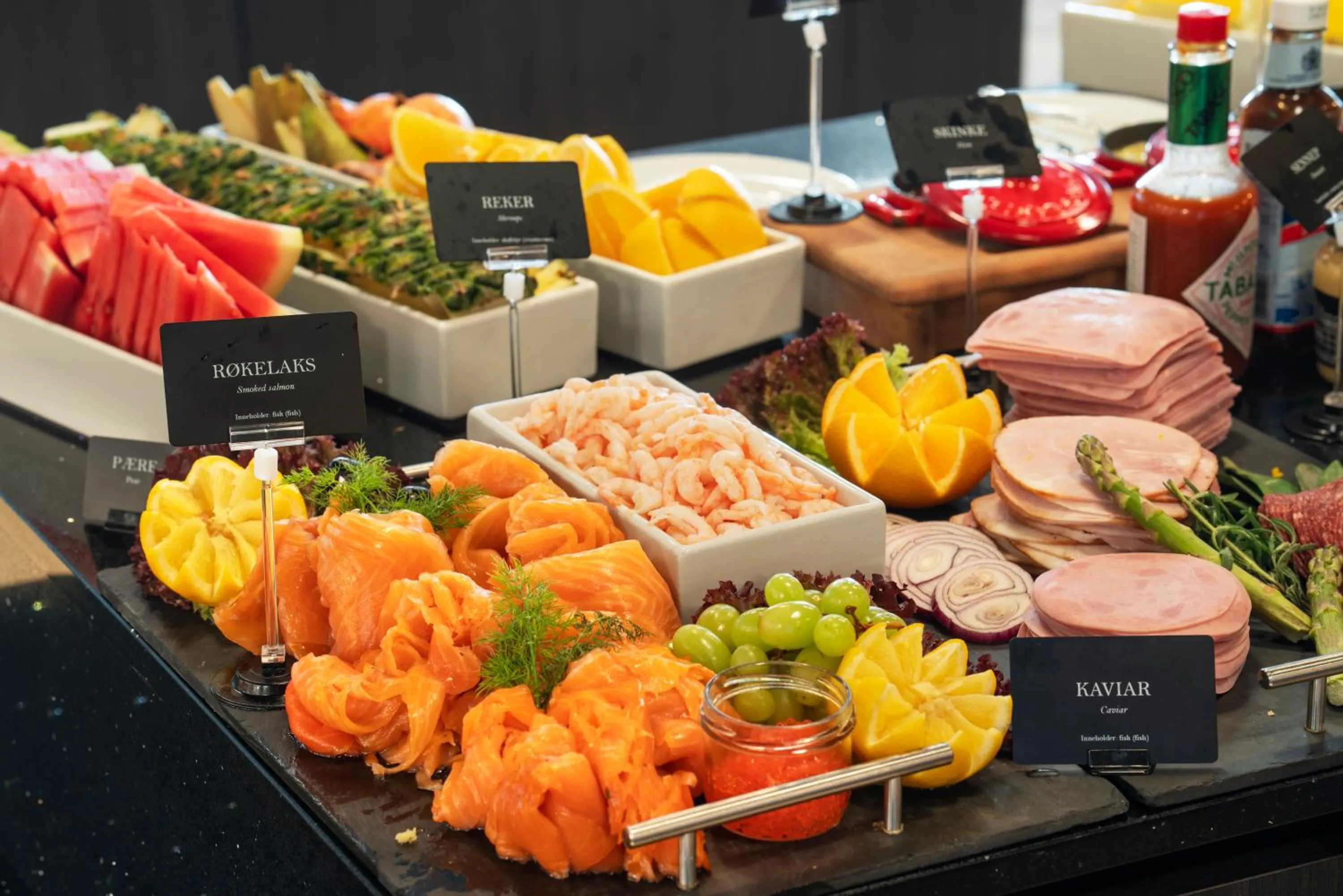 Buffet breakfast in Thon Hotel Bjørneparken