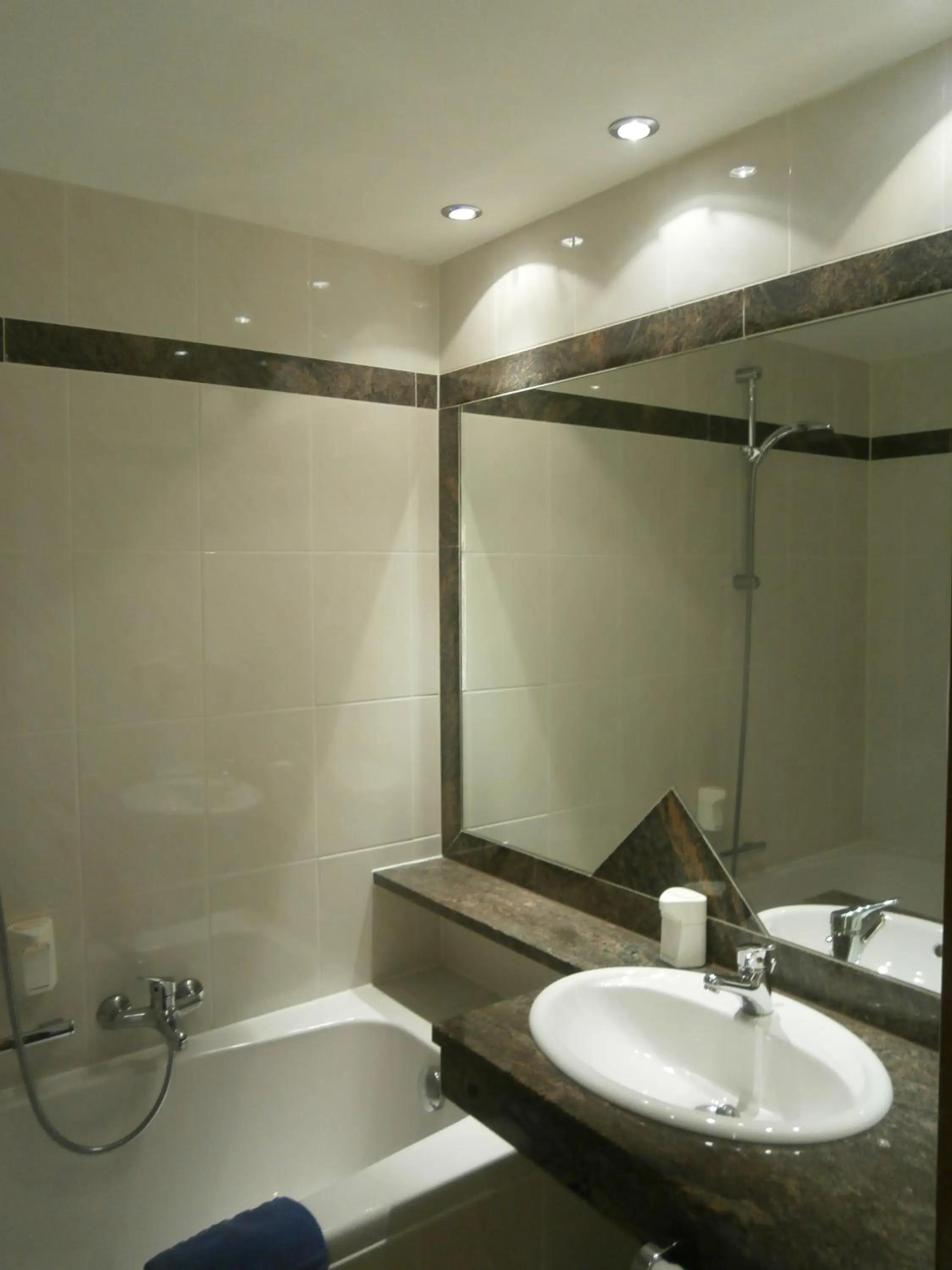 Bathroom in Das Kaltschmid - Familotel Tirol