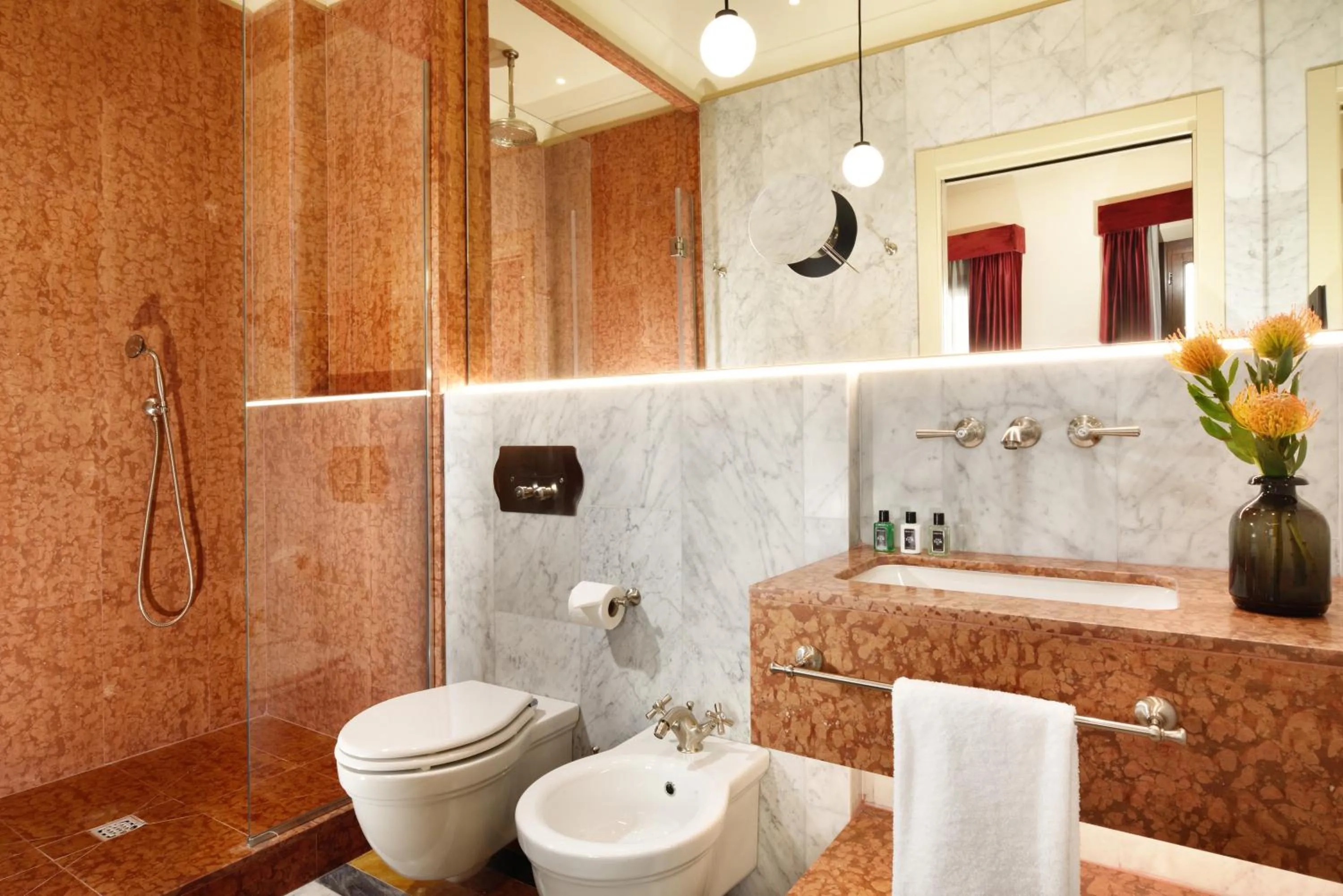 Shower in Floren Hotel