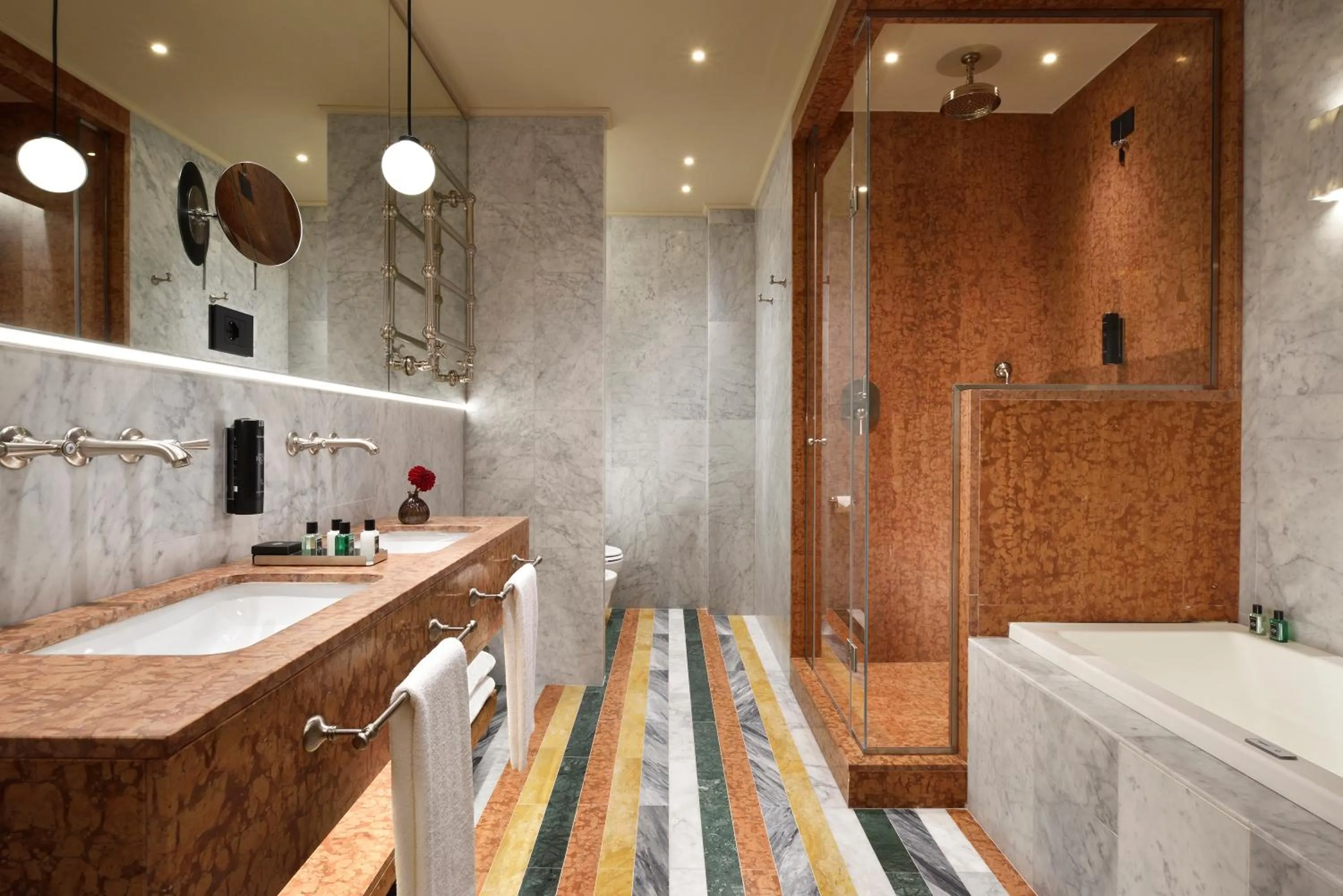 Shower in Floren Hotel