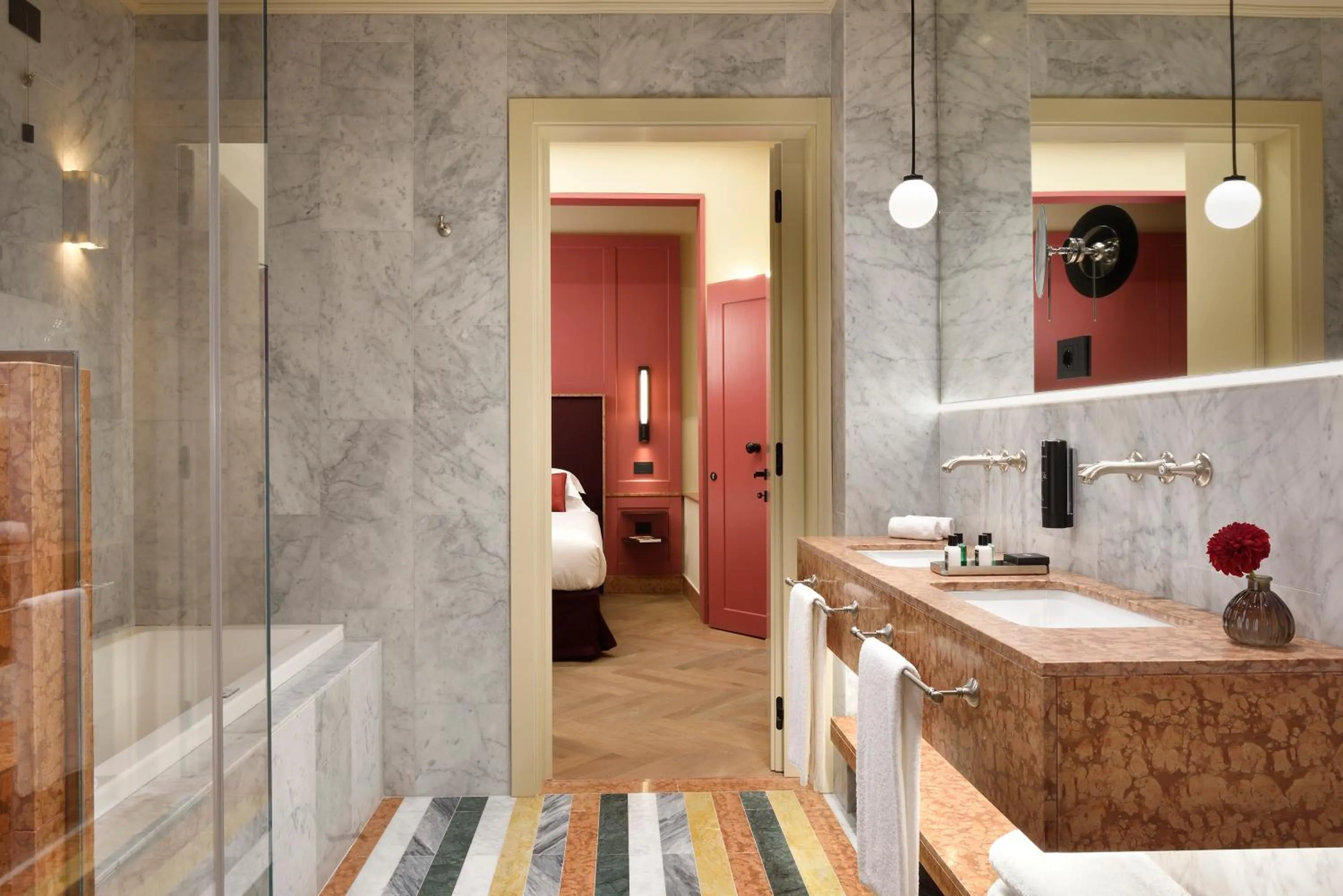 Shower in Floren Hotel