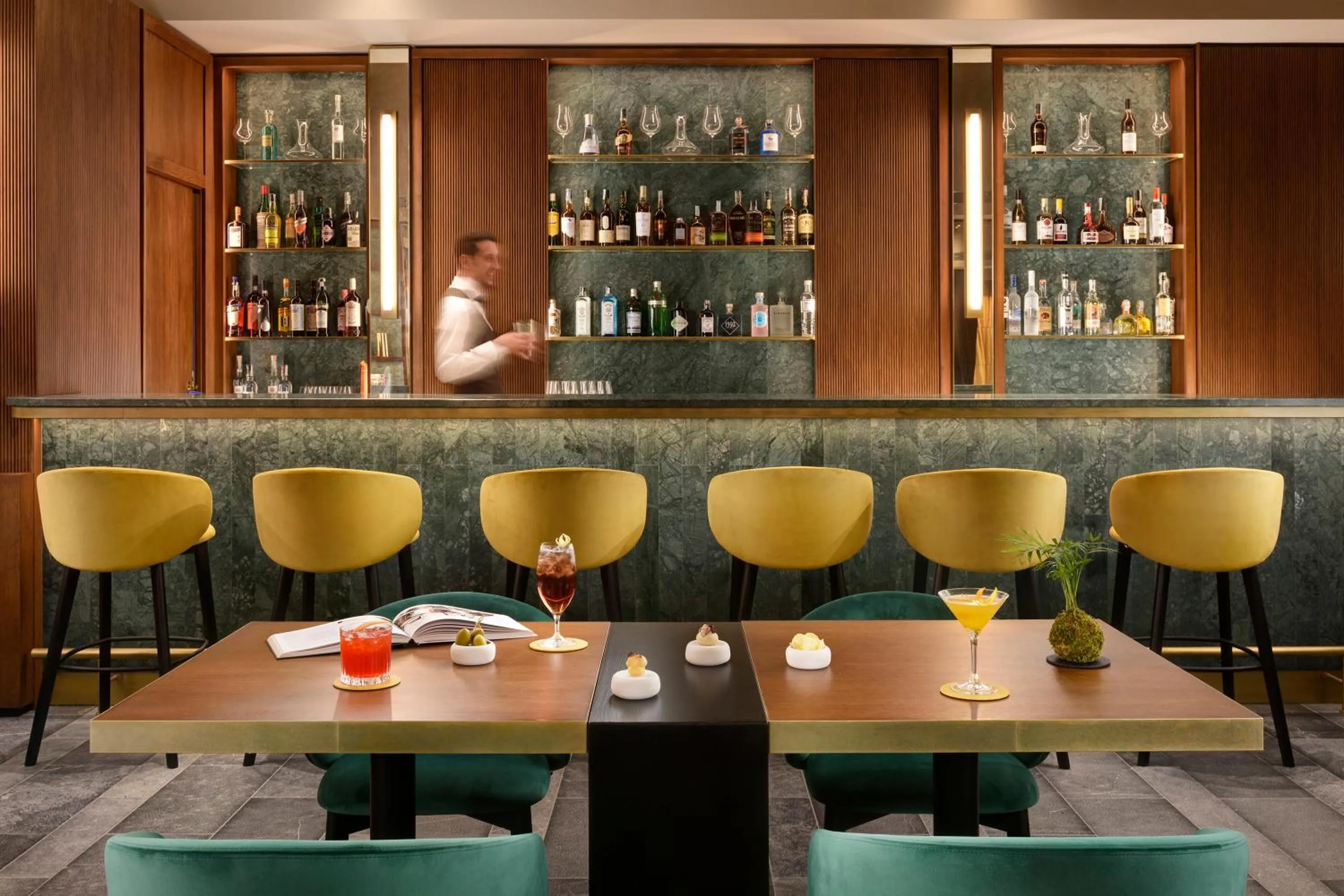 Restaurant/places to eat in Floren Hotel