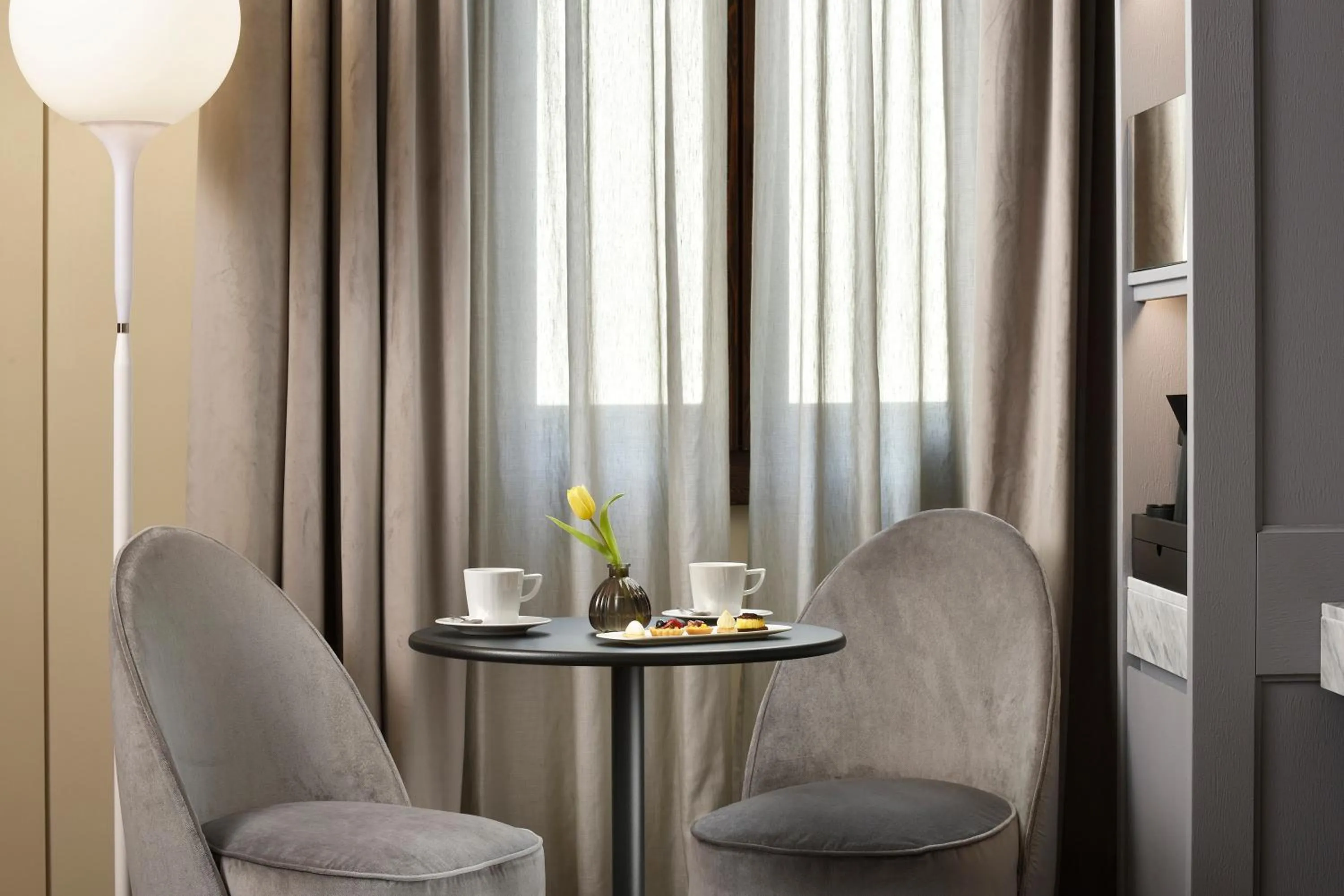 Decorative detail in Floren Hotel