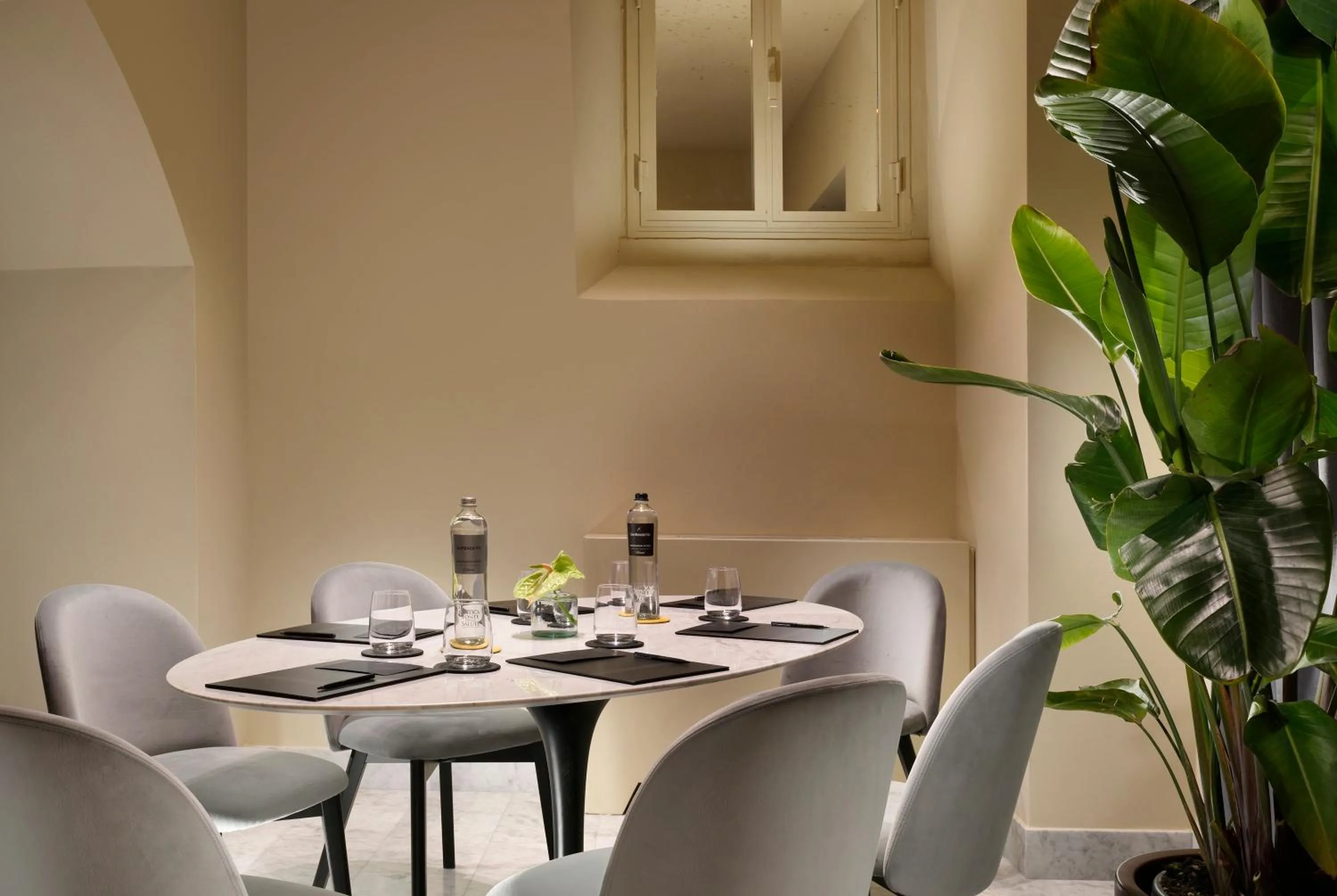 Seating area in Floren Hotel