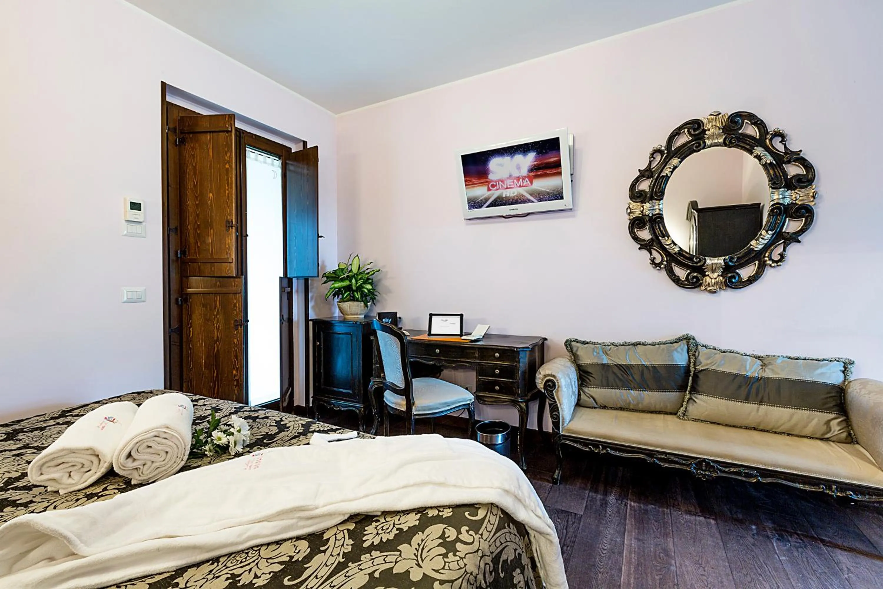 Decorative detail, Bed in Agriturismo Il Sapore Della Luna