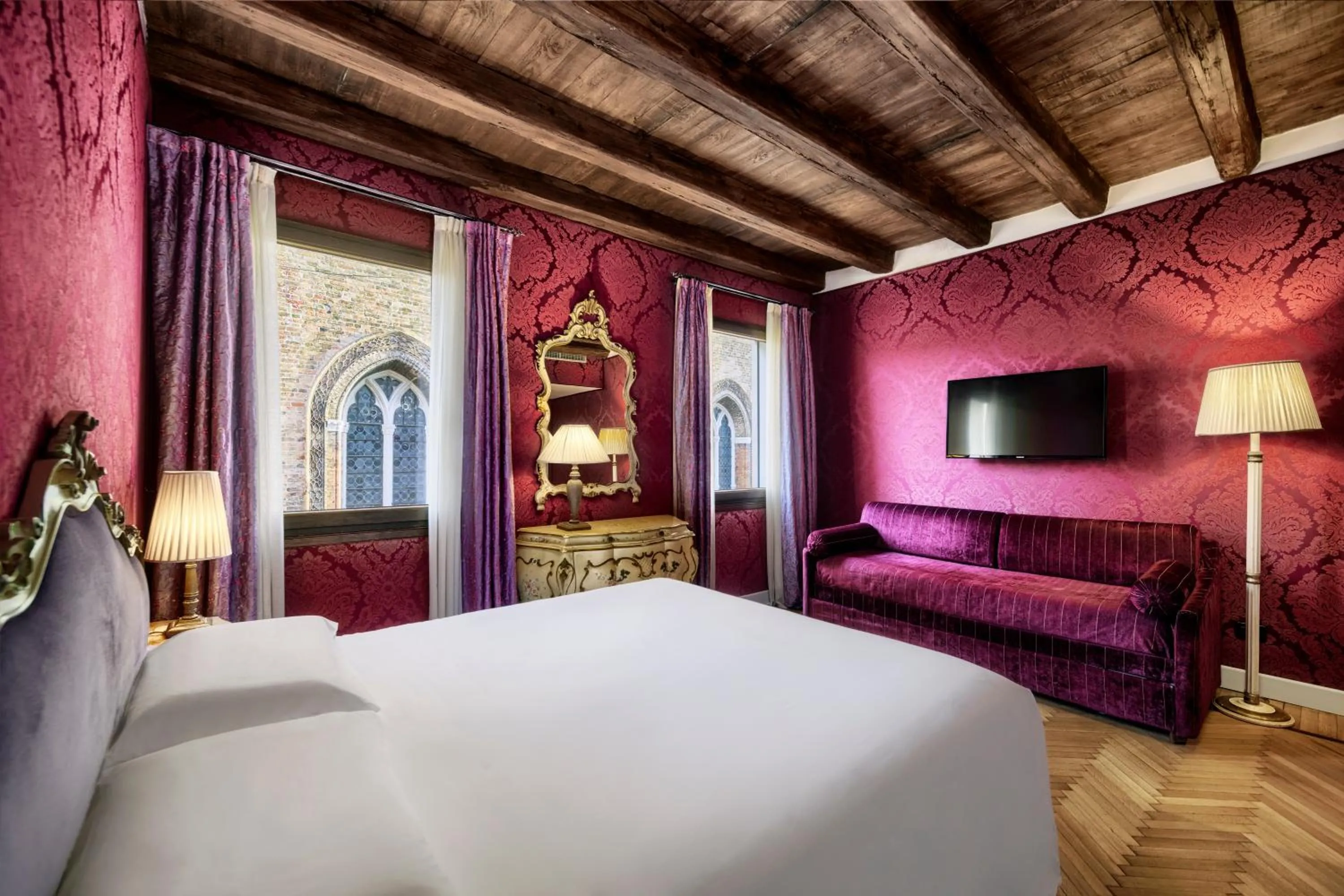 Photo of the whole room, Bed in B&B Bloom Settimo Cielo