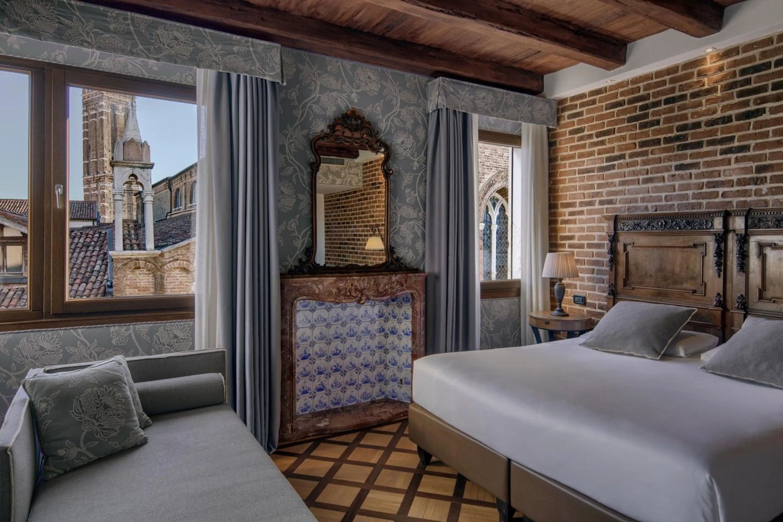 Photo of the whole room, Bed in B&B Bloom Settimo Cielo