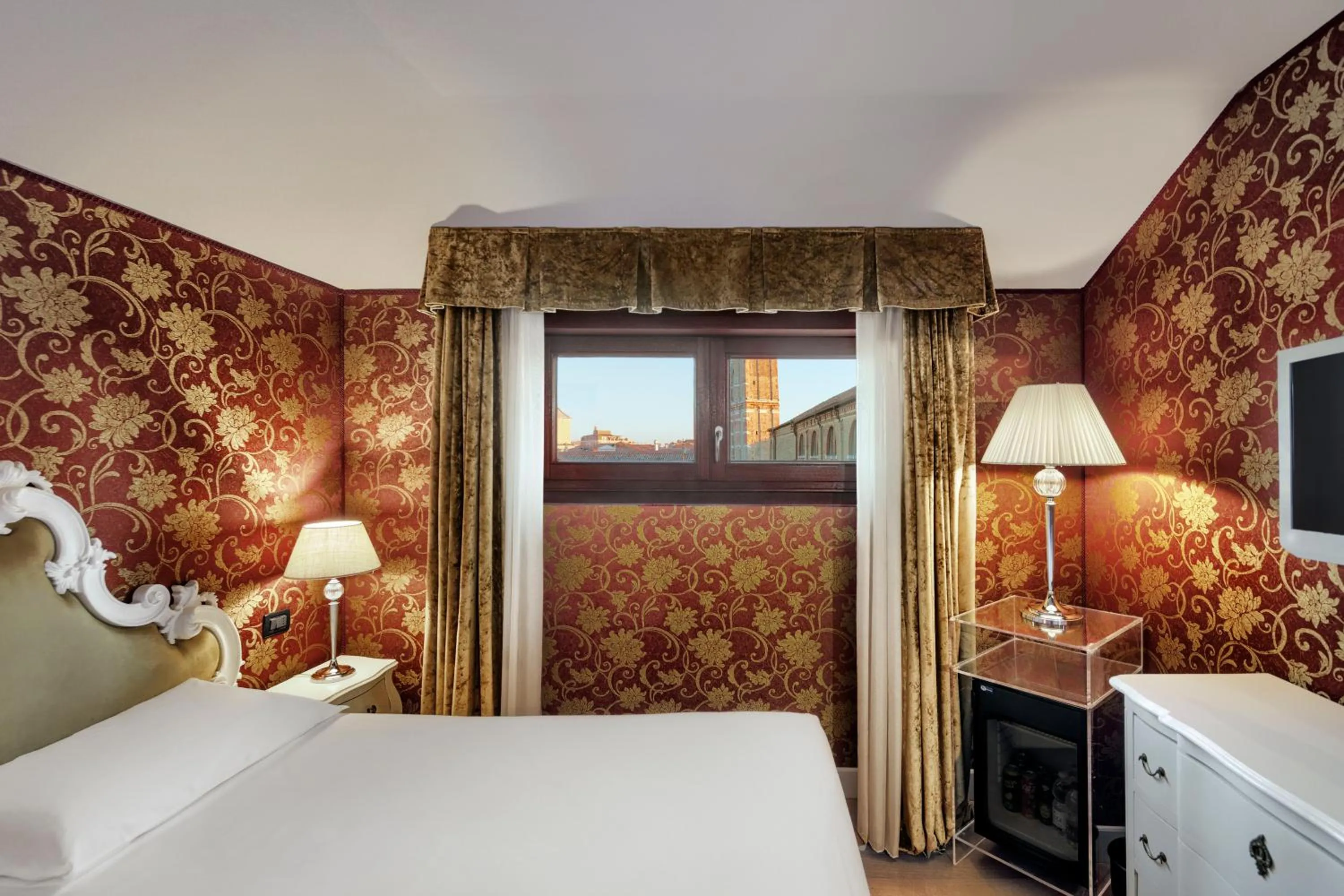 Photo of the whole room, Bed in B&B Bloom Settimo Cielo