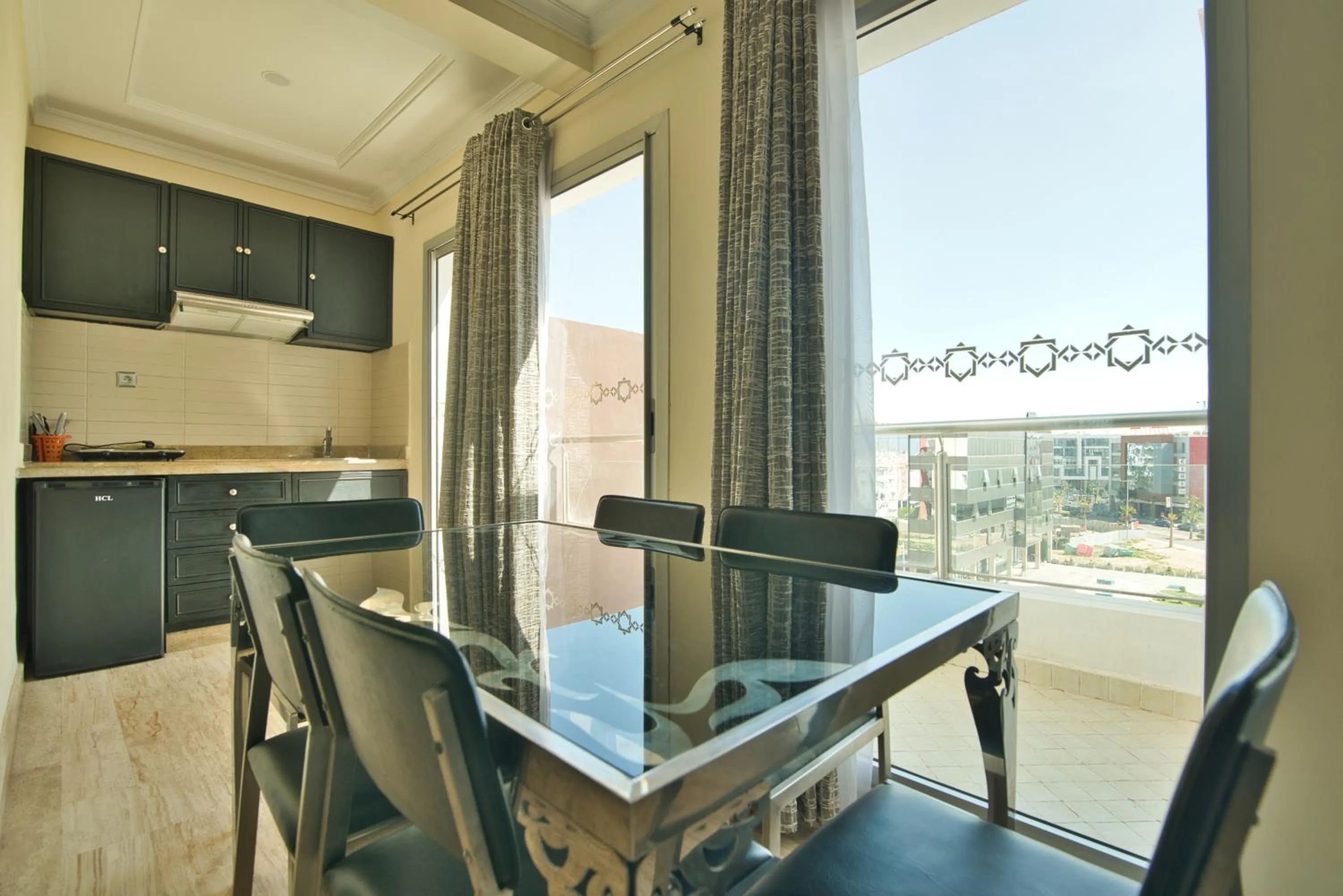 Dining area in Appart Hôtel Founty Beach