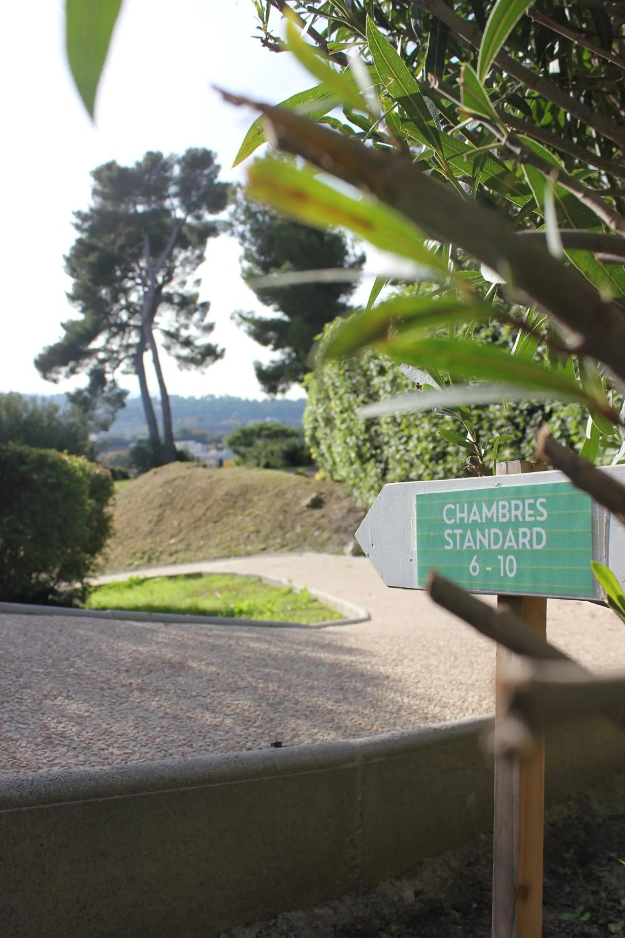 Text overlay in The Originals City, Hôtel Côté Sud, Marseille Est