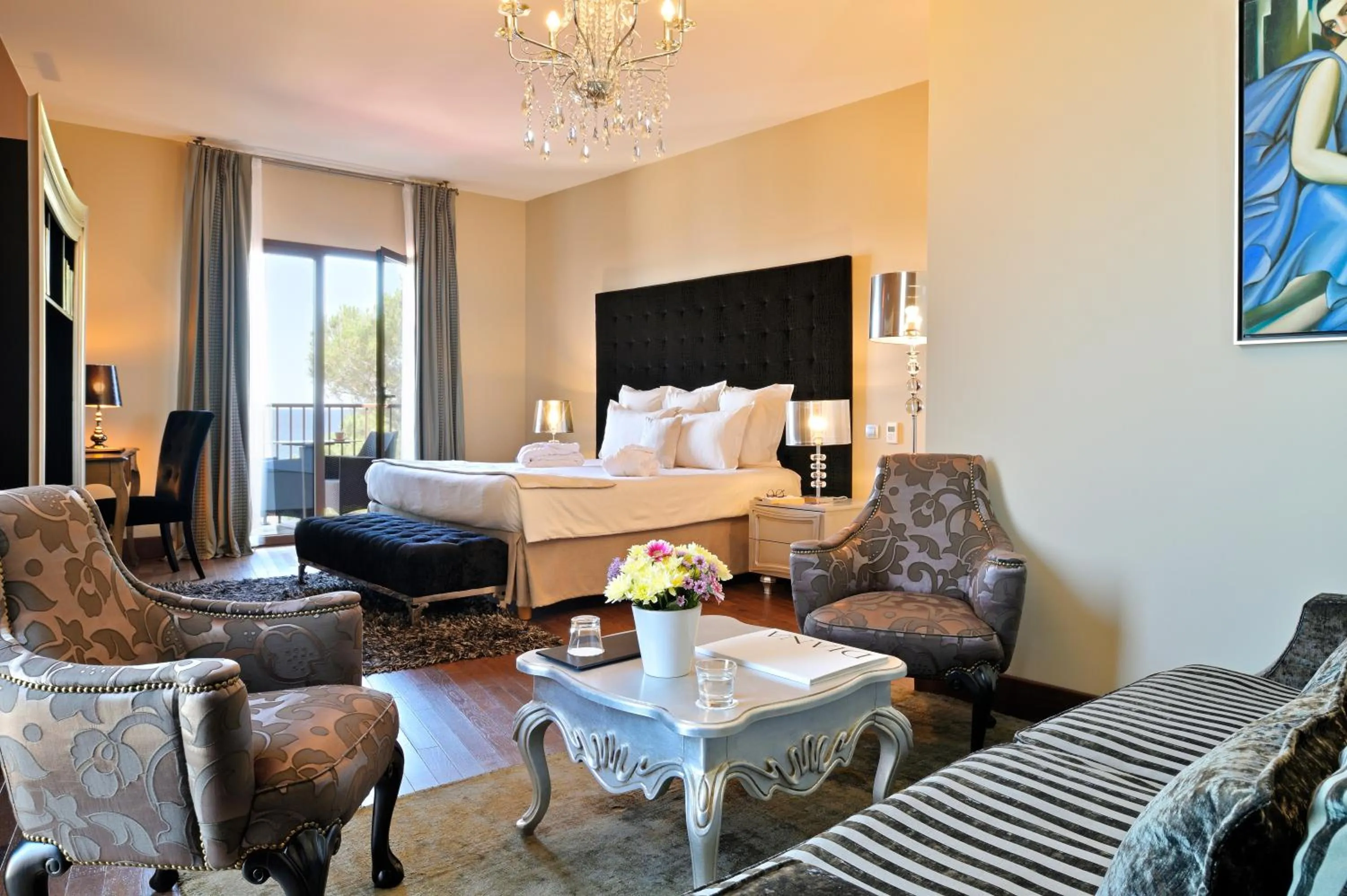 Photo of the whole room, Bed in Hôtel Demeure Loredana