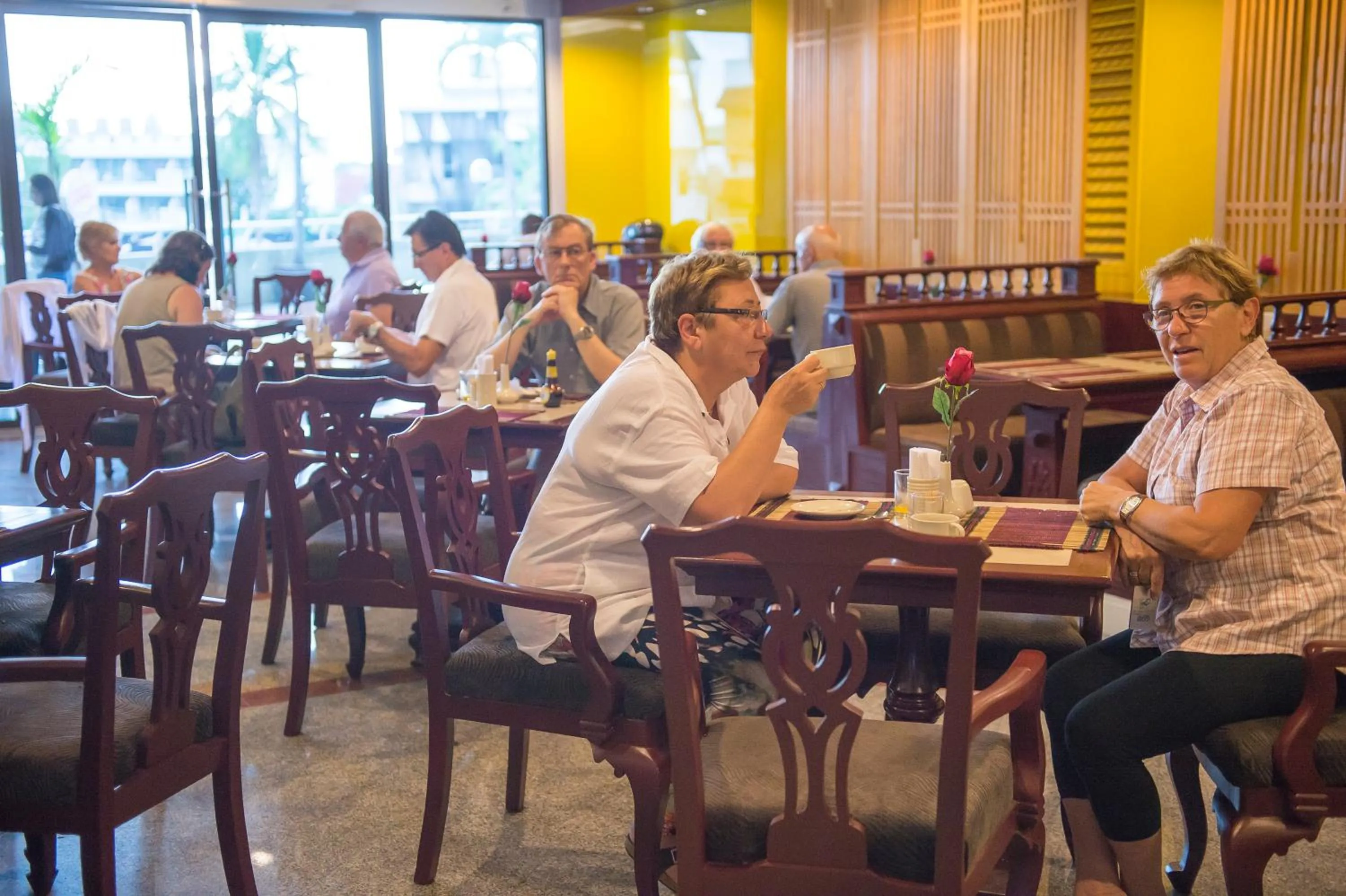 Restaurant/places to eat in City Beach Resort