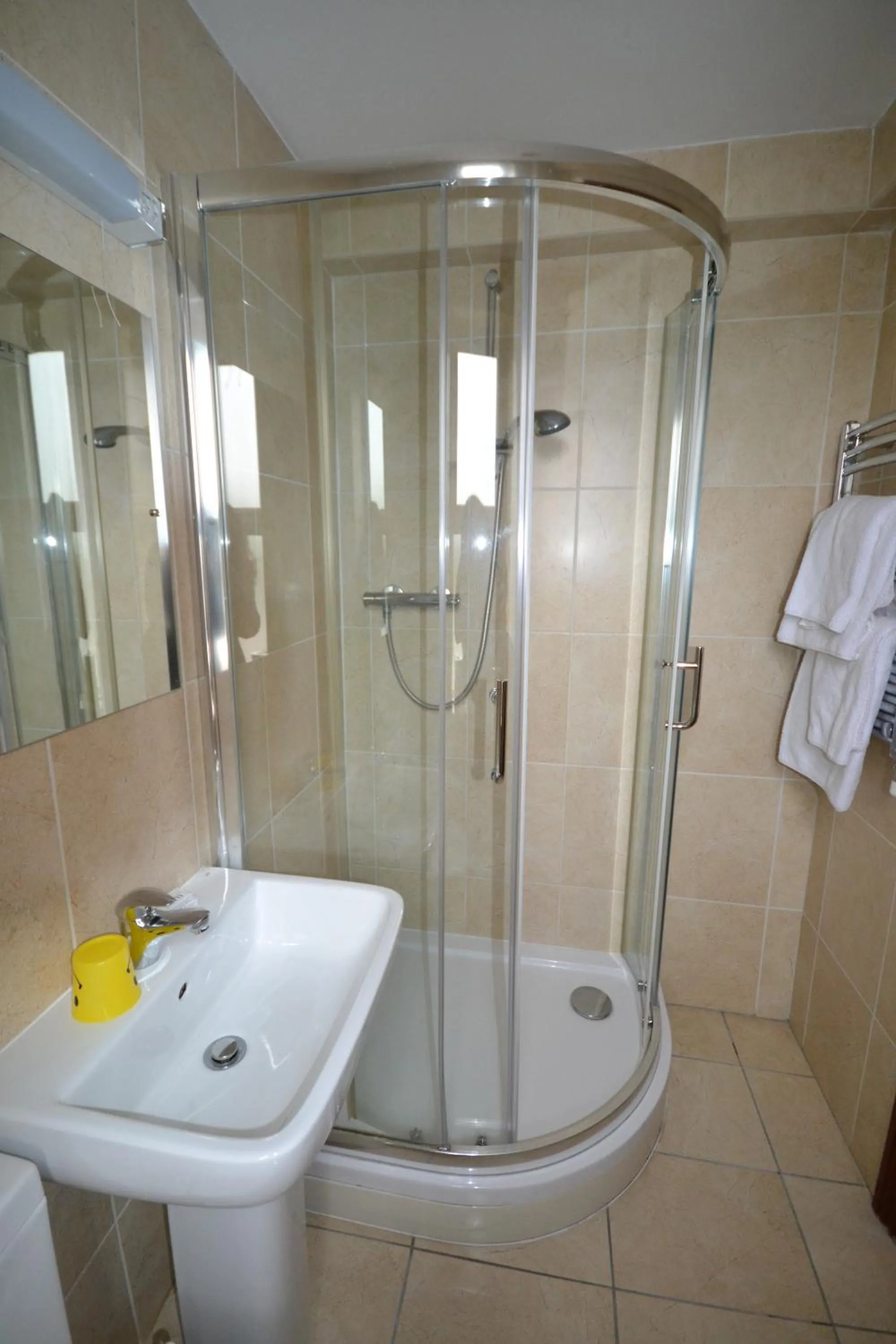 Shower in Airport Guest House