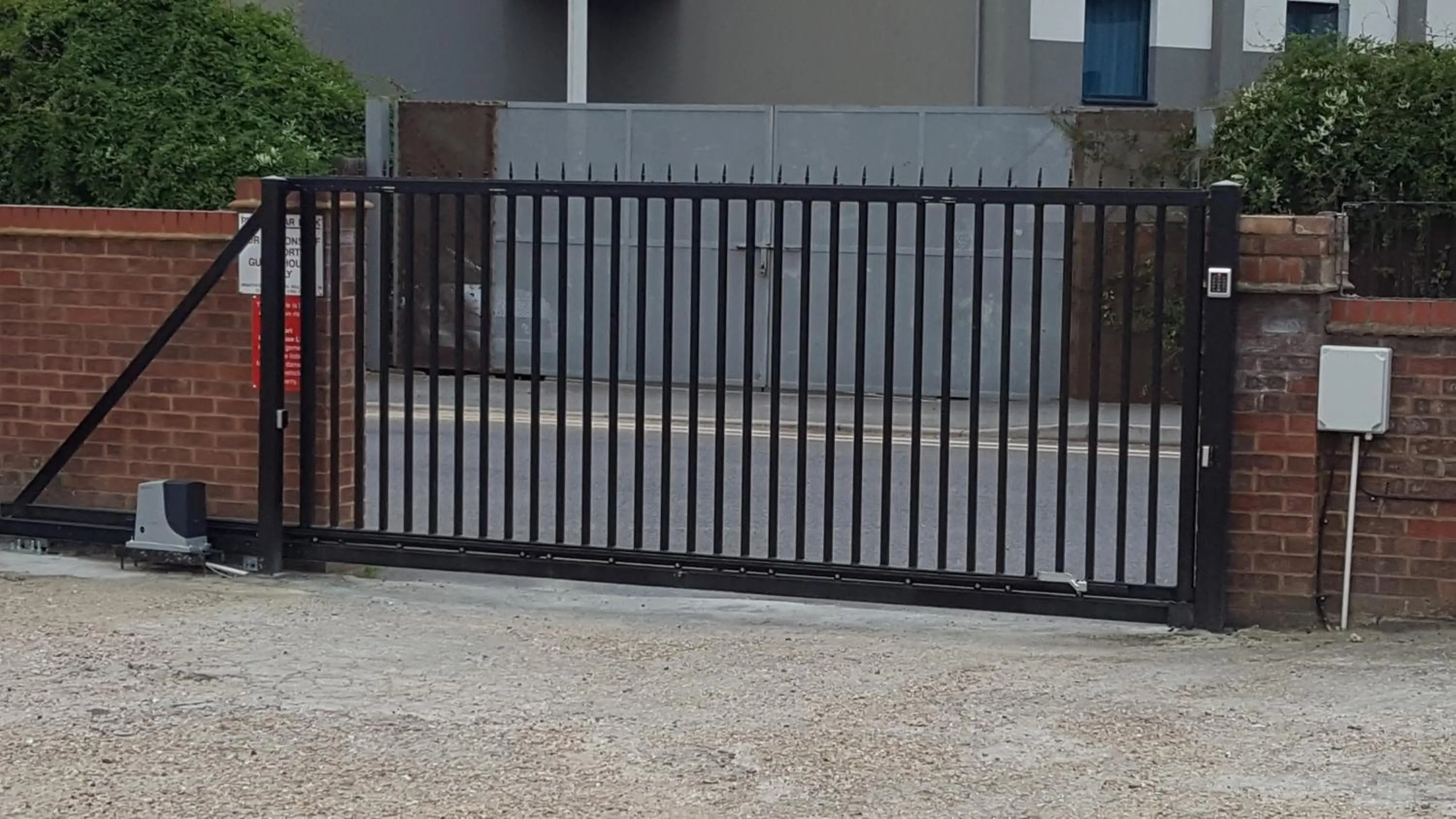 Area and facilities in Airport Guest House