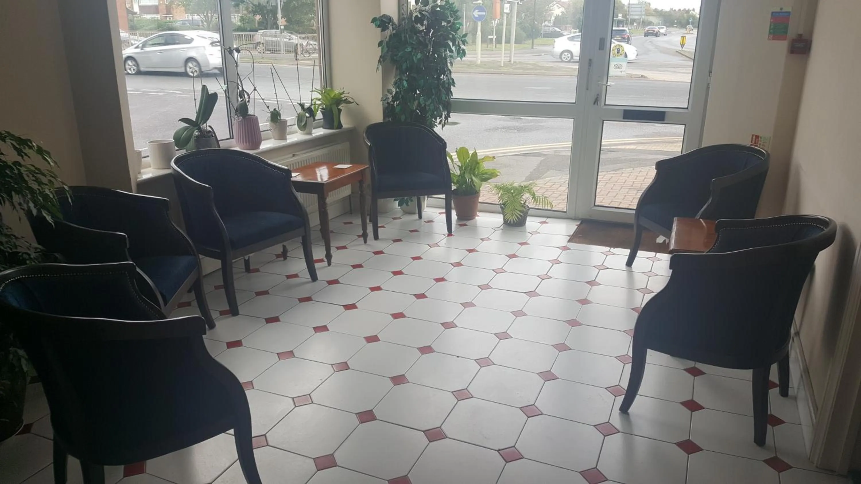 Lobby or reception in Airport Guest House