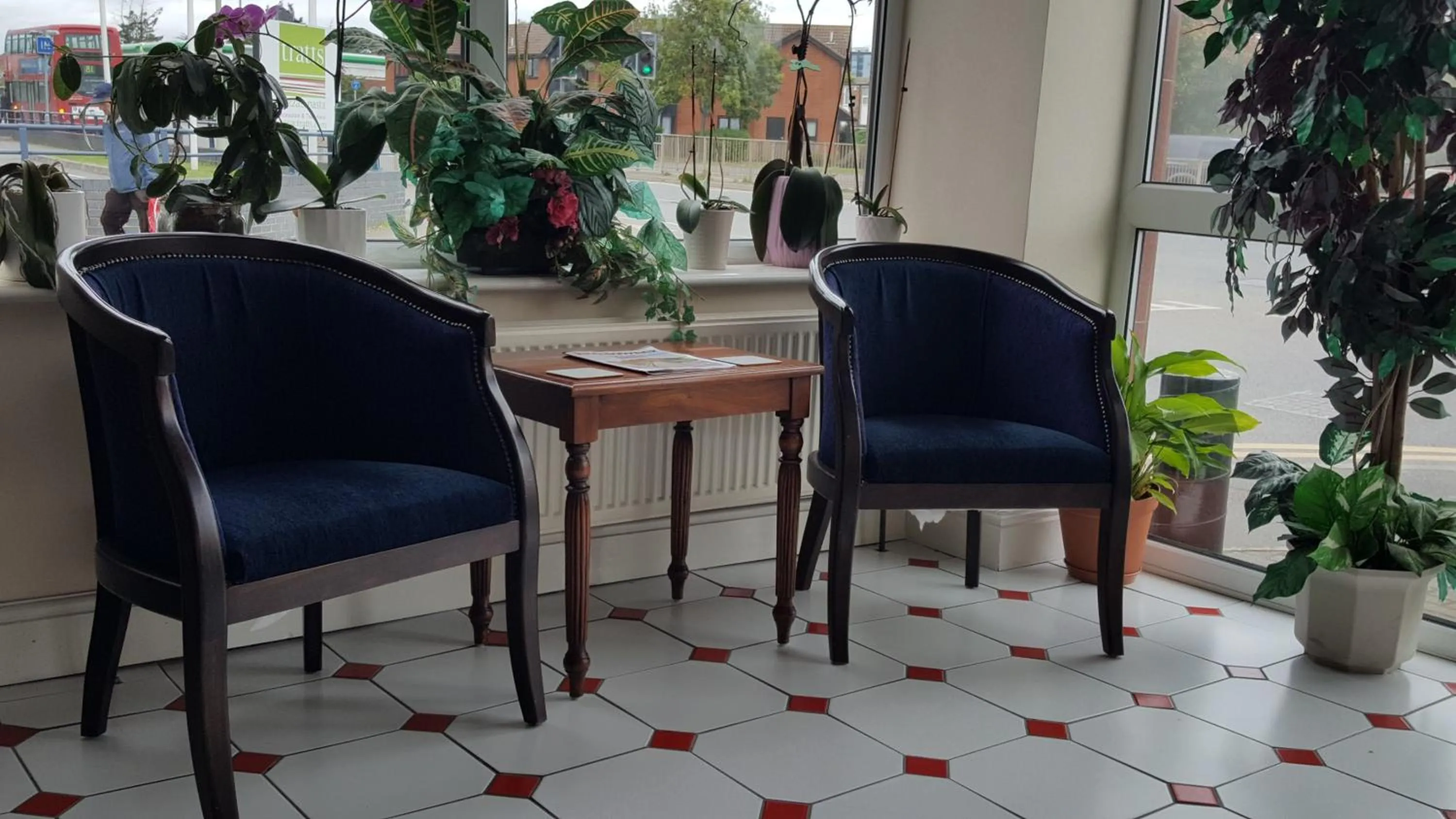 Lobby or reception in Airport Guest House