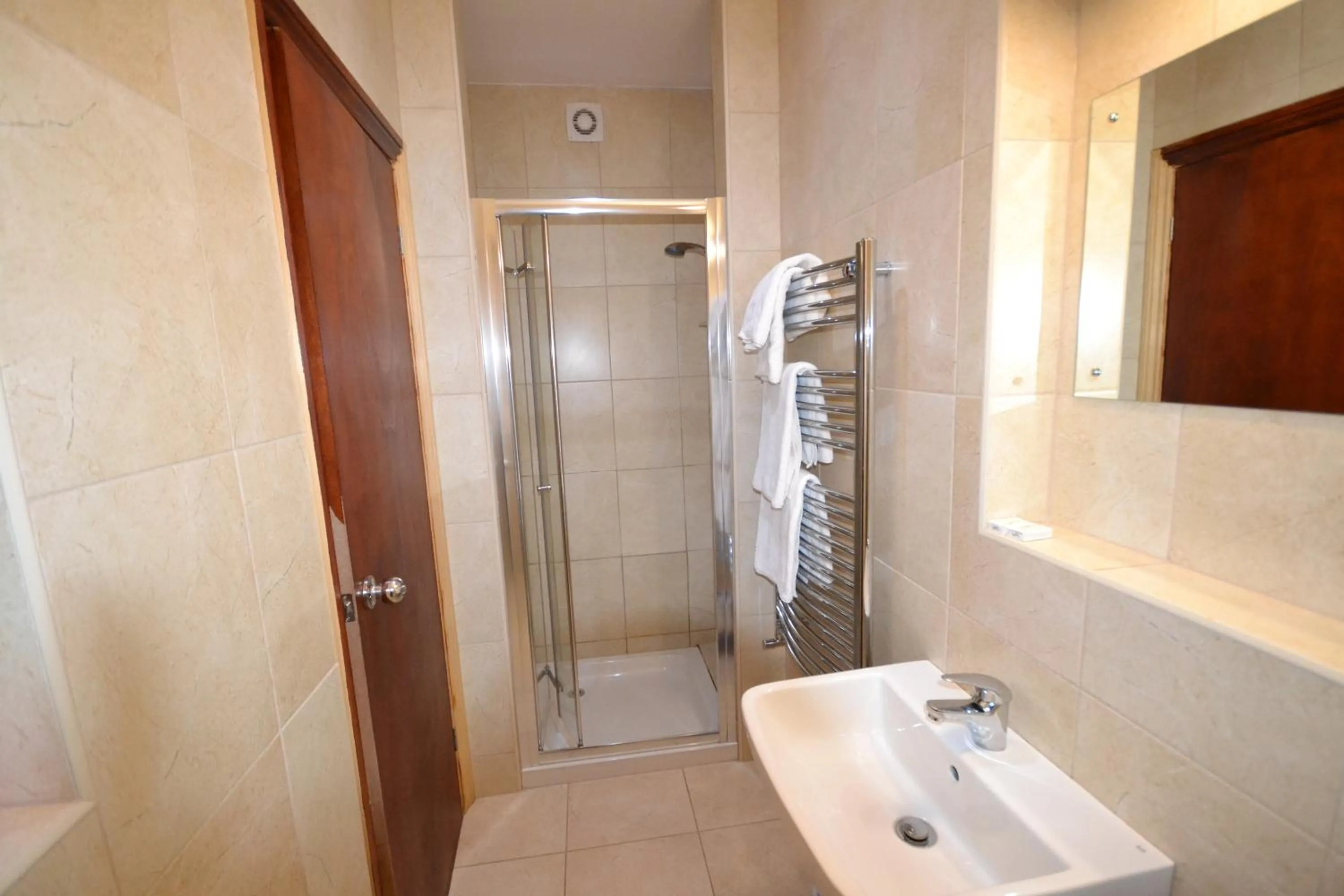 Shower in Airport Guest House