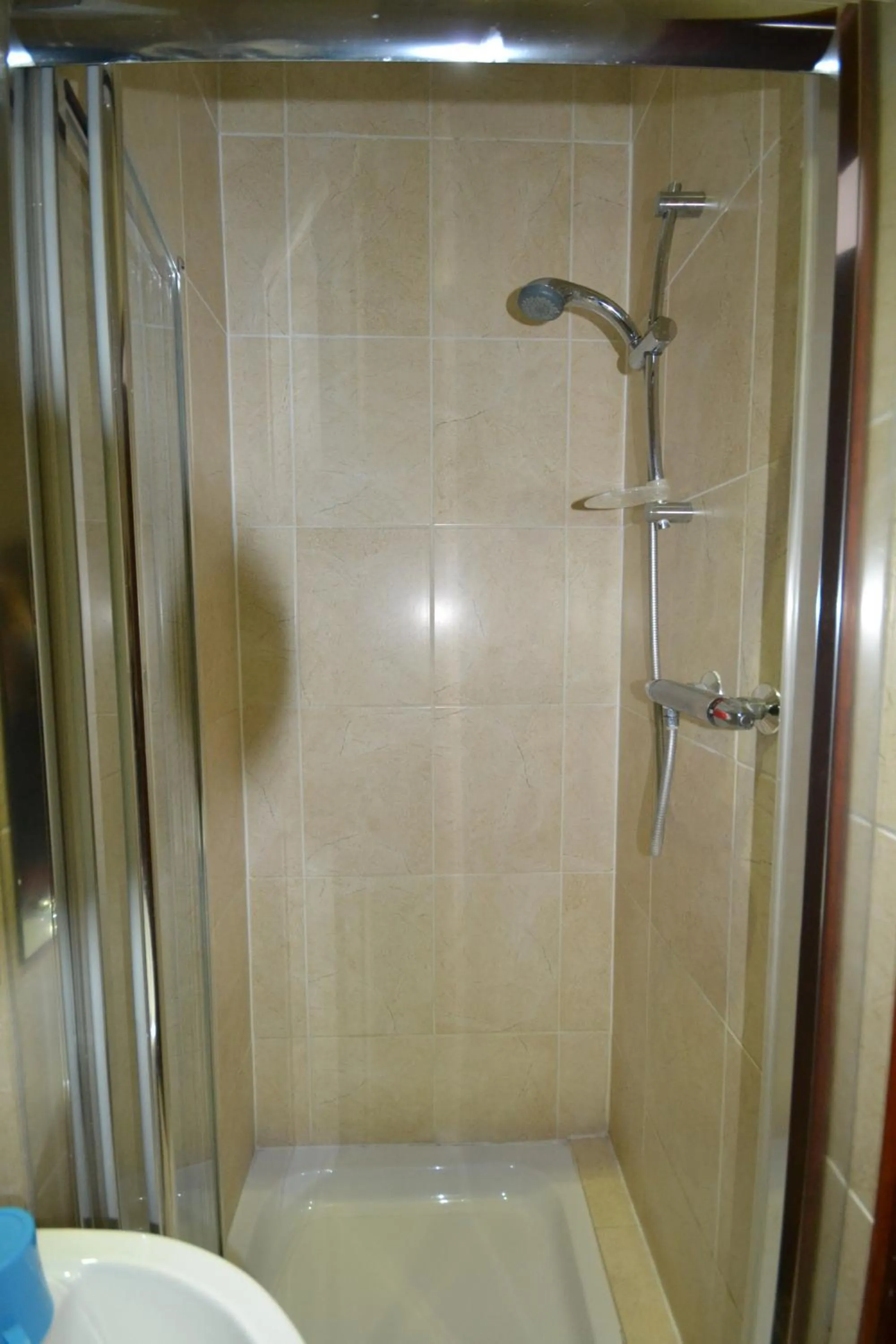Shower in Airport Guest House