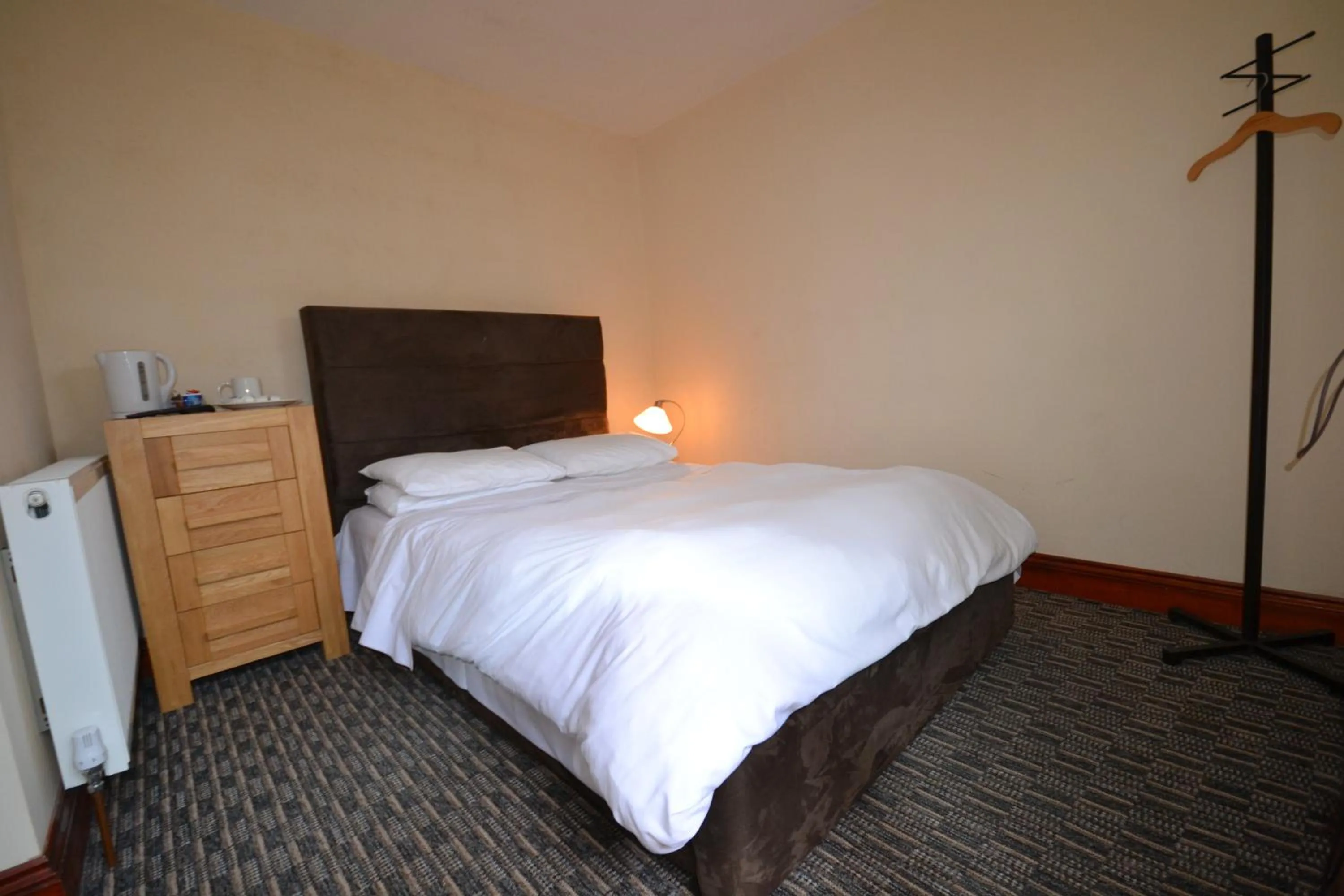 Bed in Airport Guest House