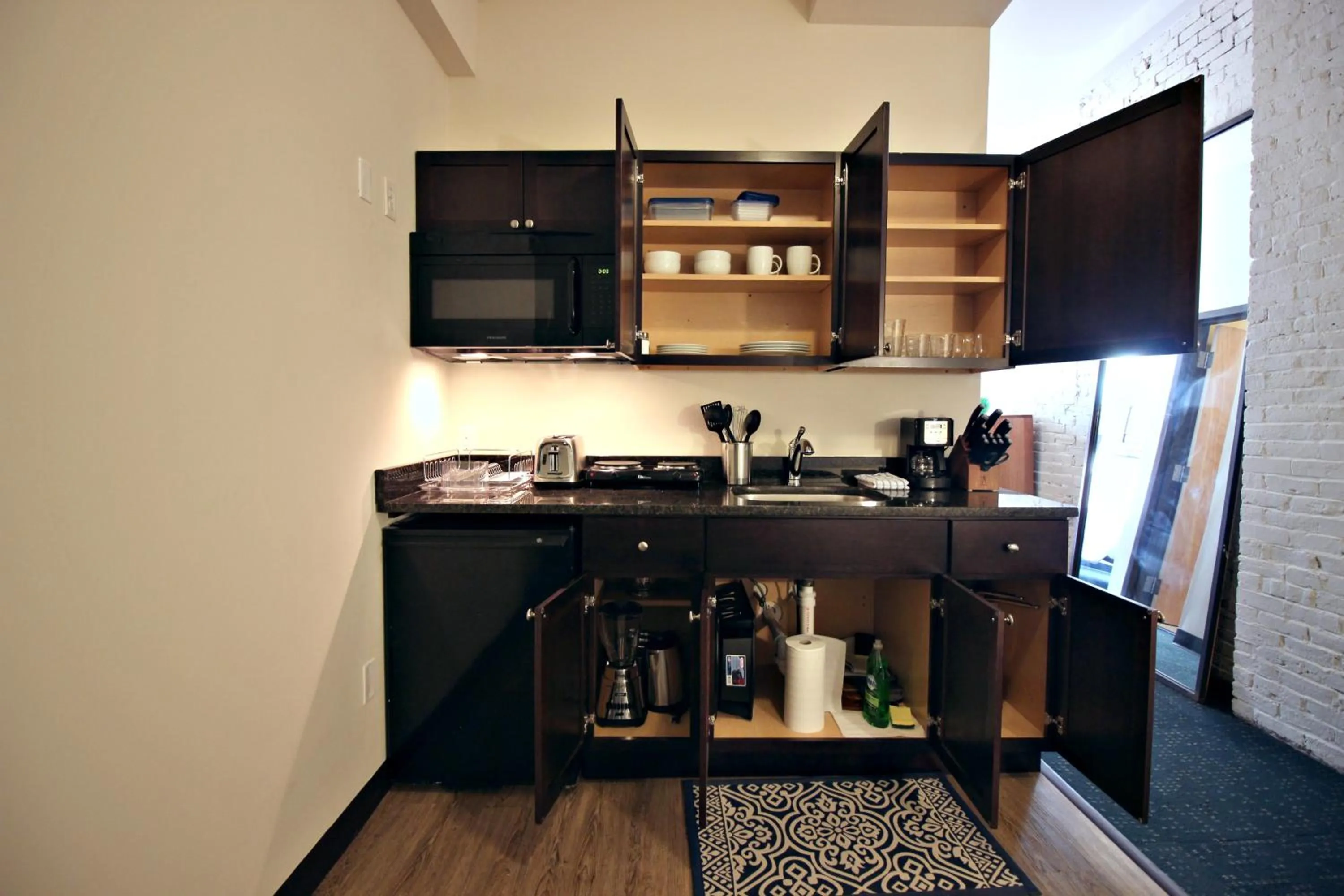 Coffee/tea facilities in Temple Place Suites