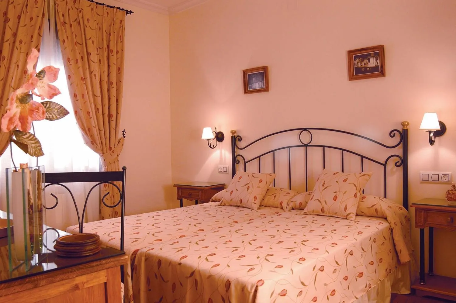 Bedroom, Bed in La Posada de Los Comediantes