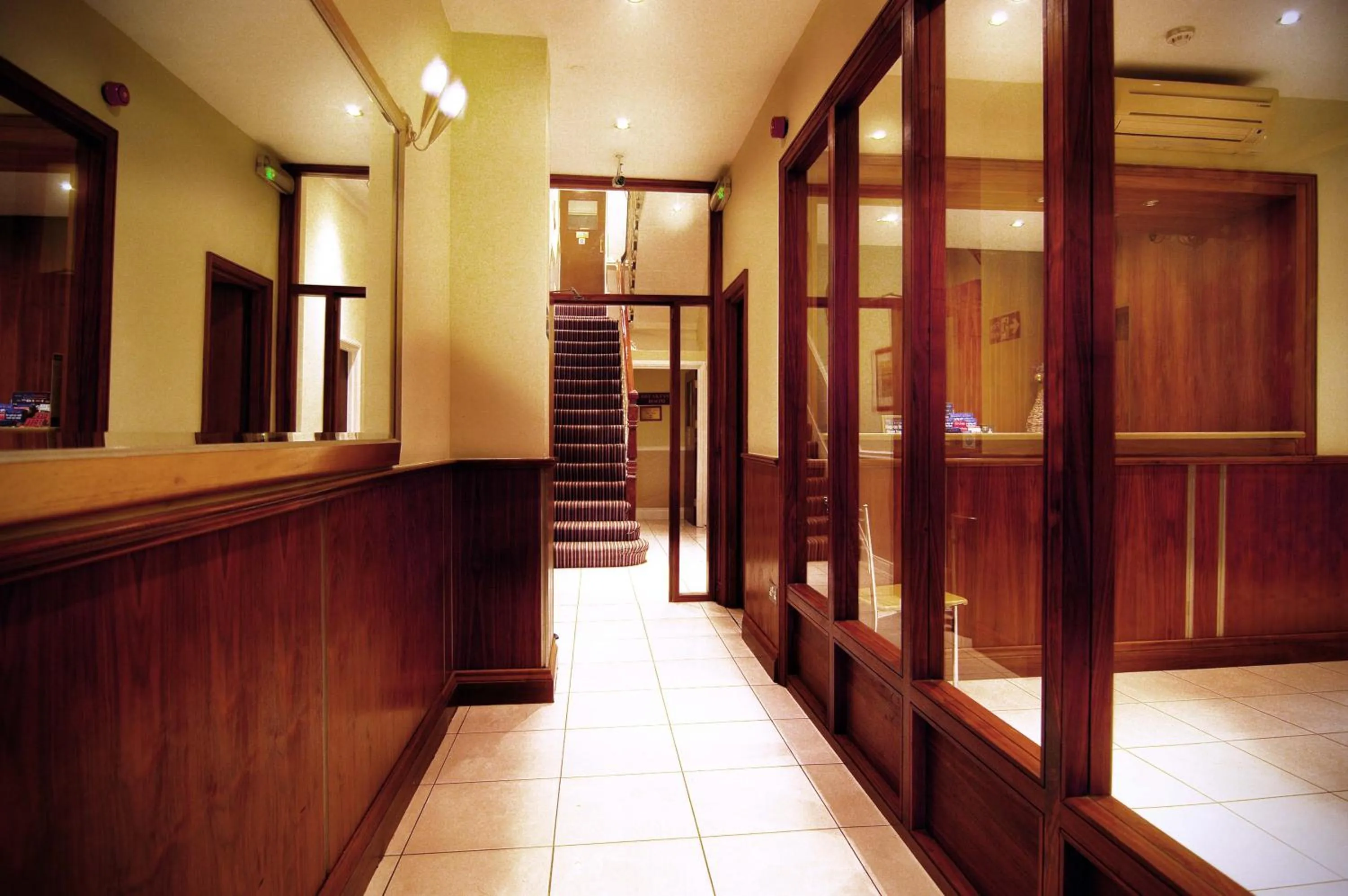 Lobby or reception in Westbury Hotel