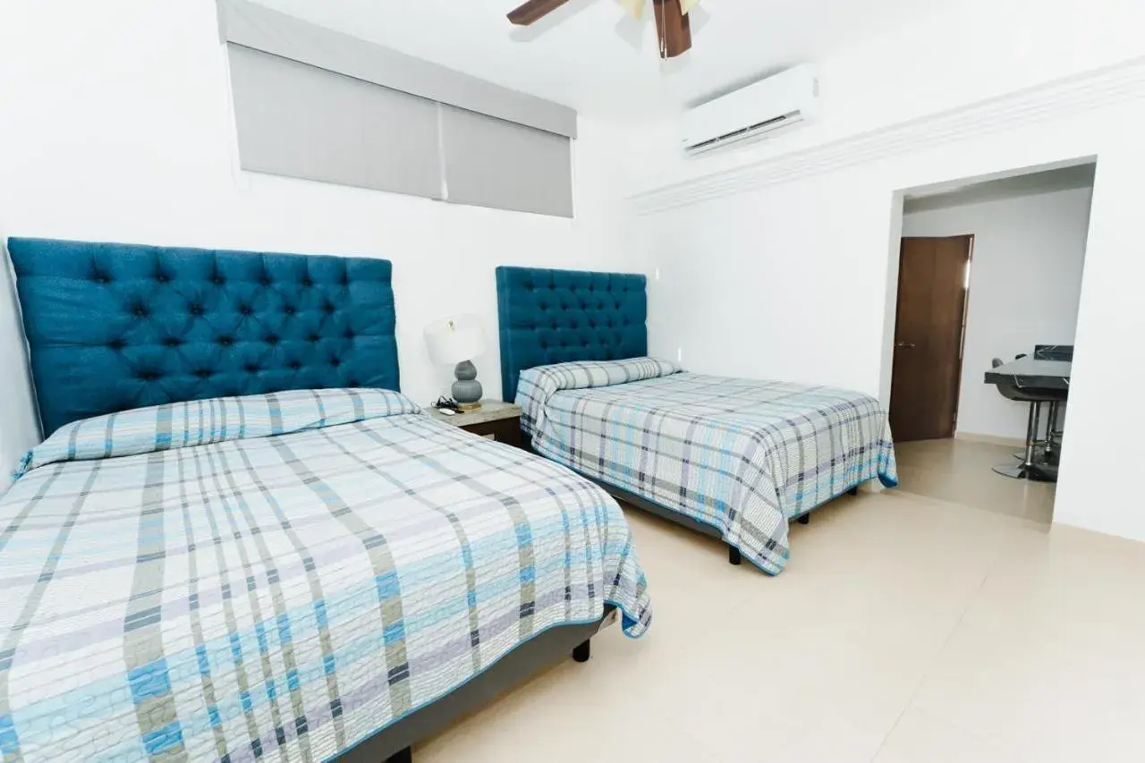 Double or Twin Room with Shower in Loft Sabalo - Pet Friendly Double or Twin Room with Shower in Loft Sabalo - Pet Friendly