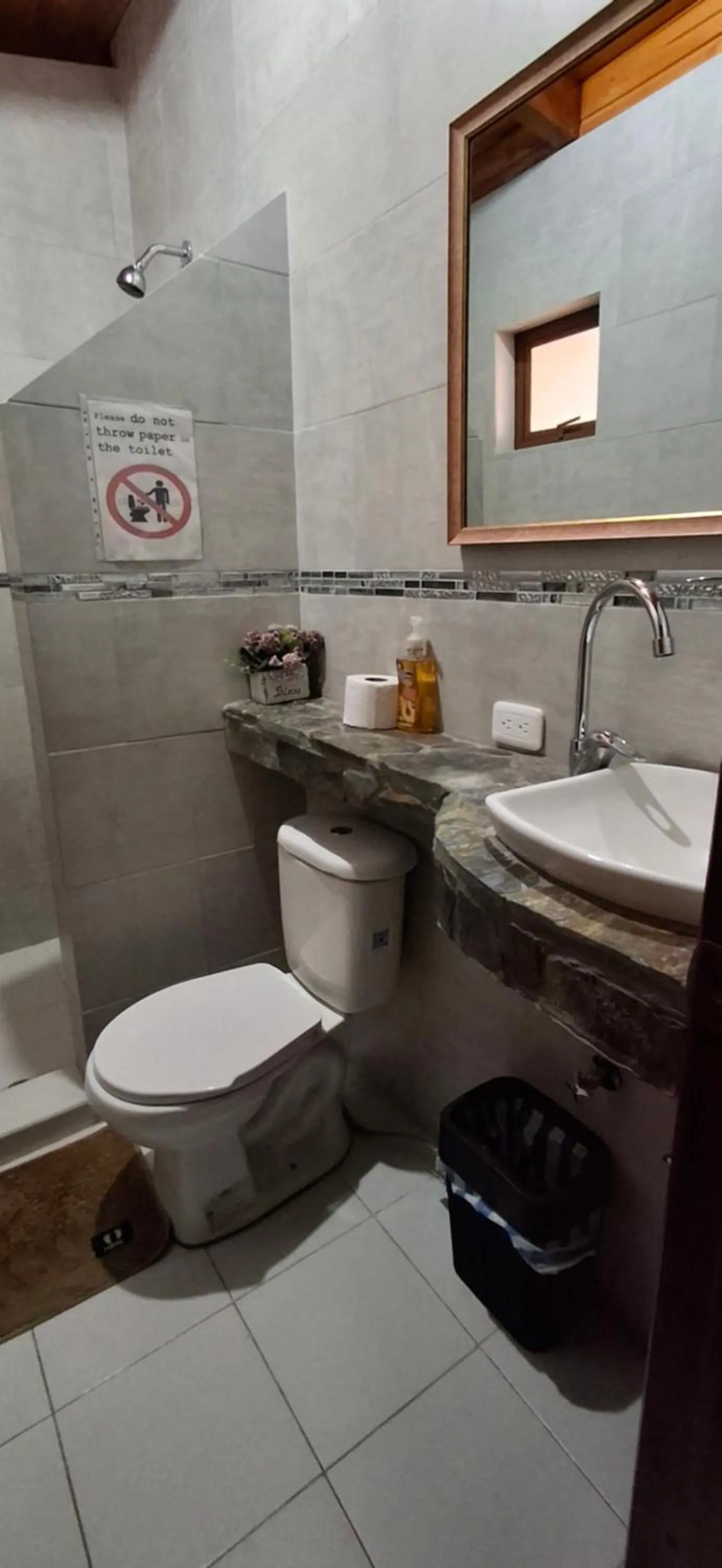 Shower in Casa del Montañero