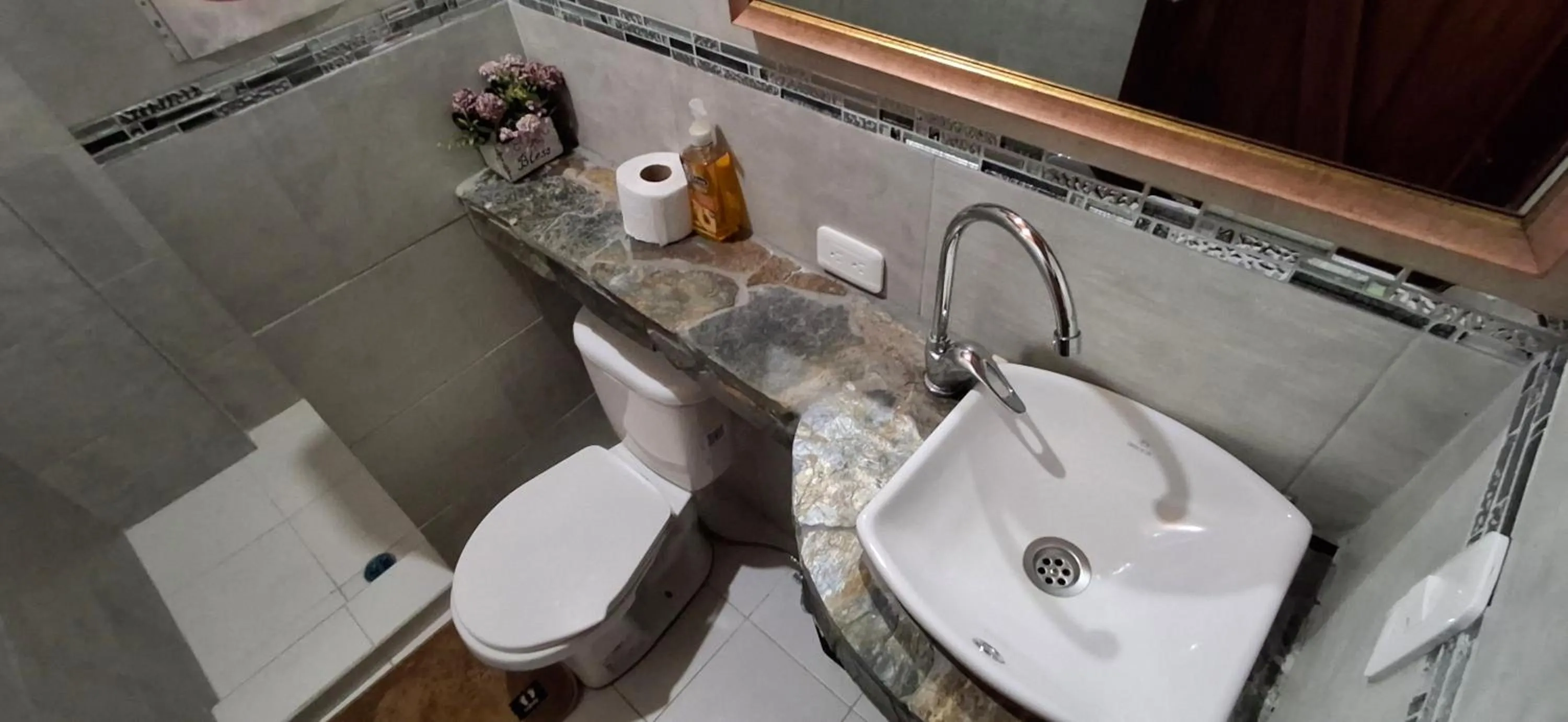 Toilet in Casa del Montañero