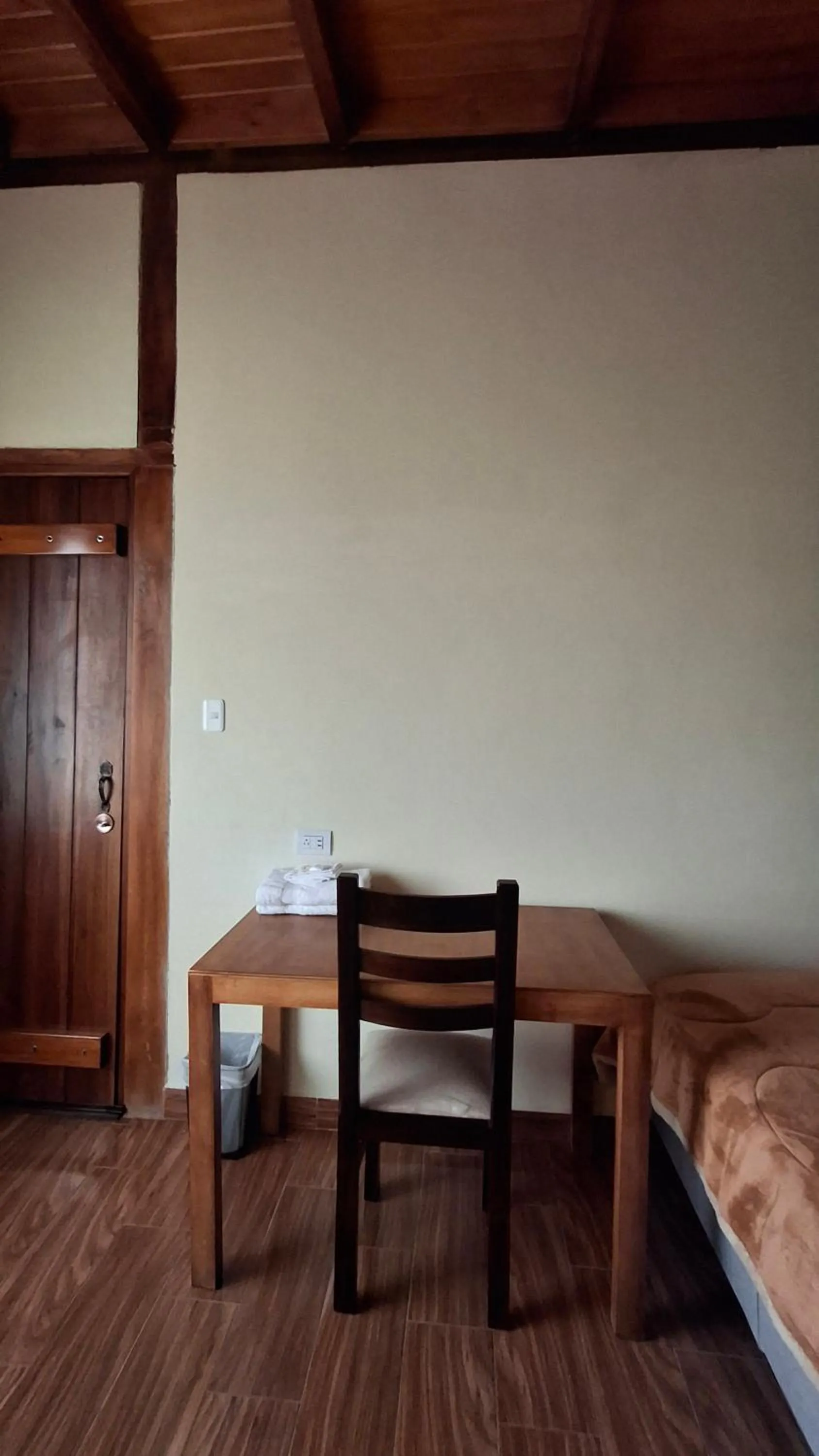 Seating area, Bed in Casa del Montañero