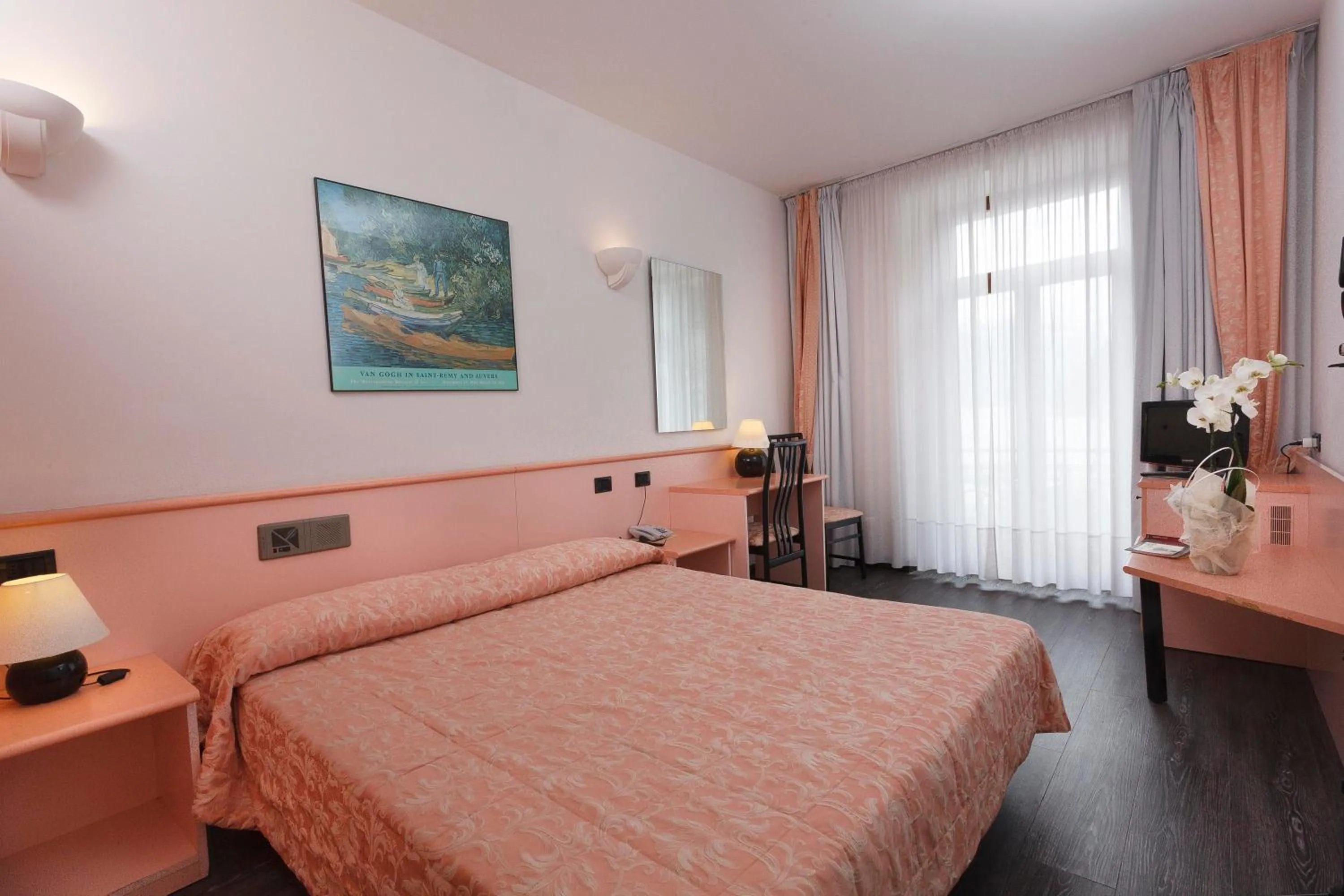 Photo of the whole room, Bed in Hotel Centrale