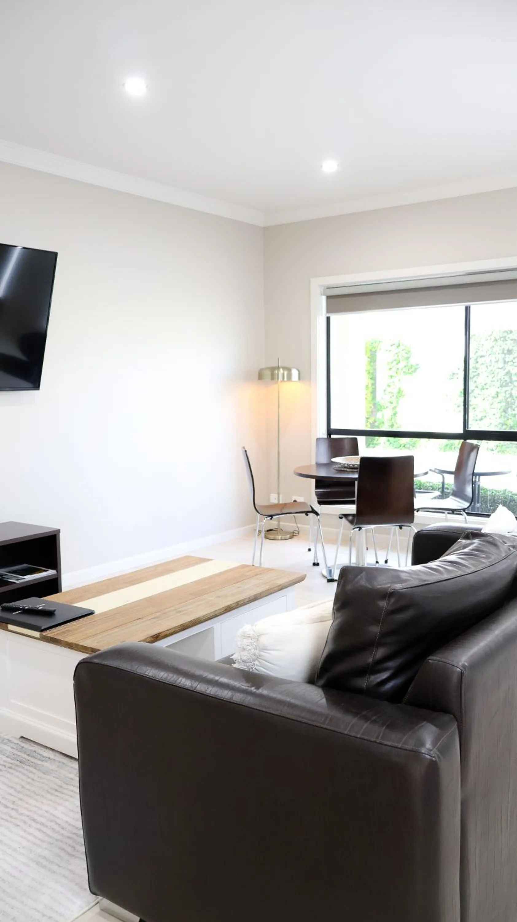 Living room in Renmark Holiday Apartments